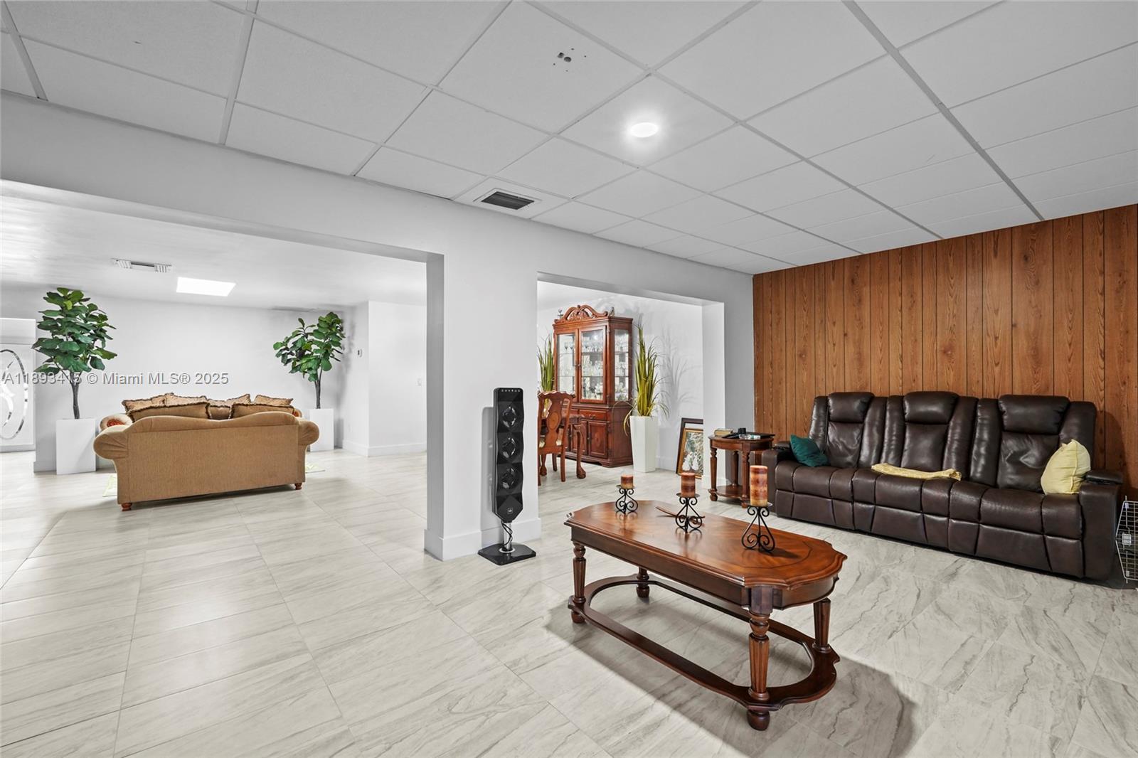 COUNTRY CLUB OF MIAMI FAI - Residential