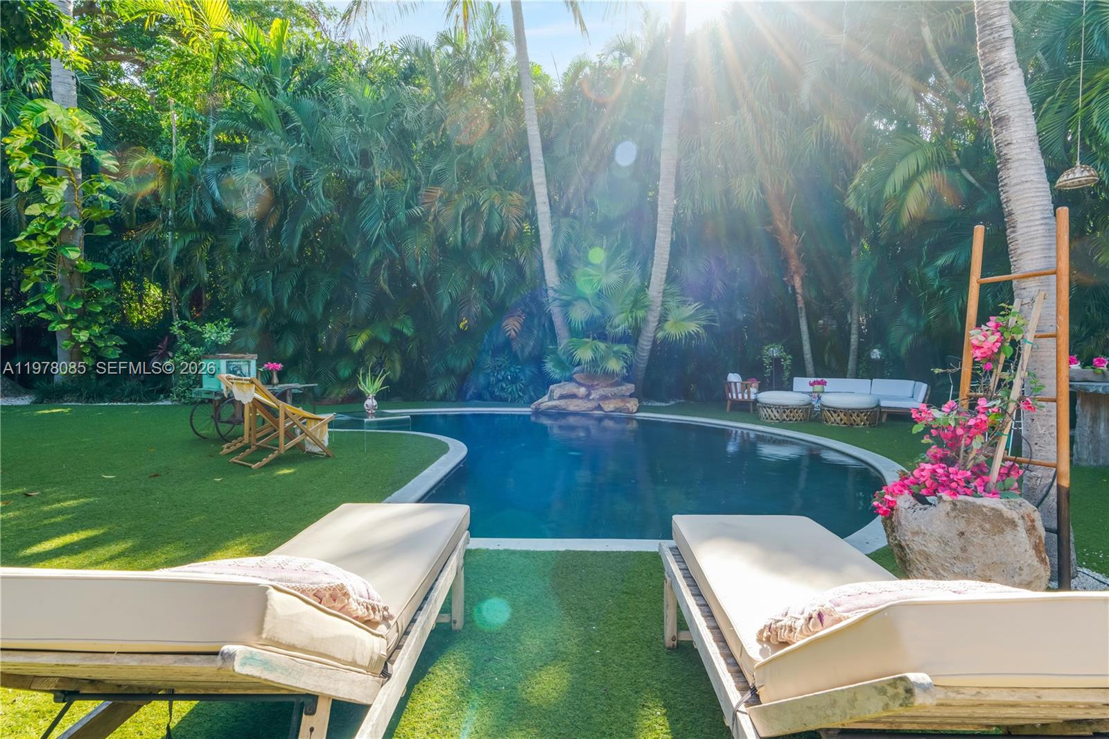 HOLIDAY COLONY - Residential