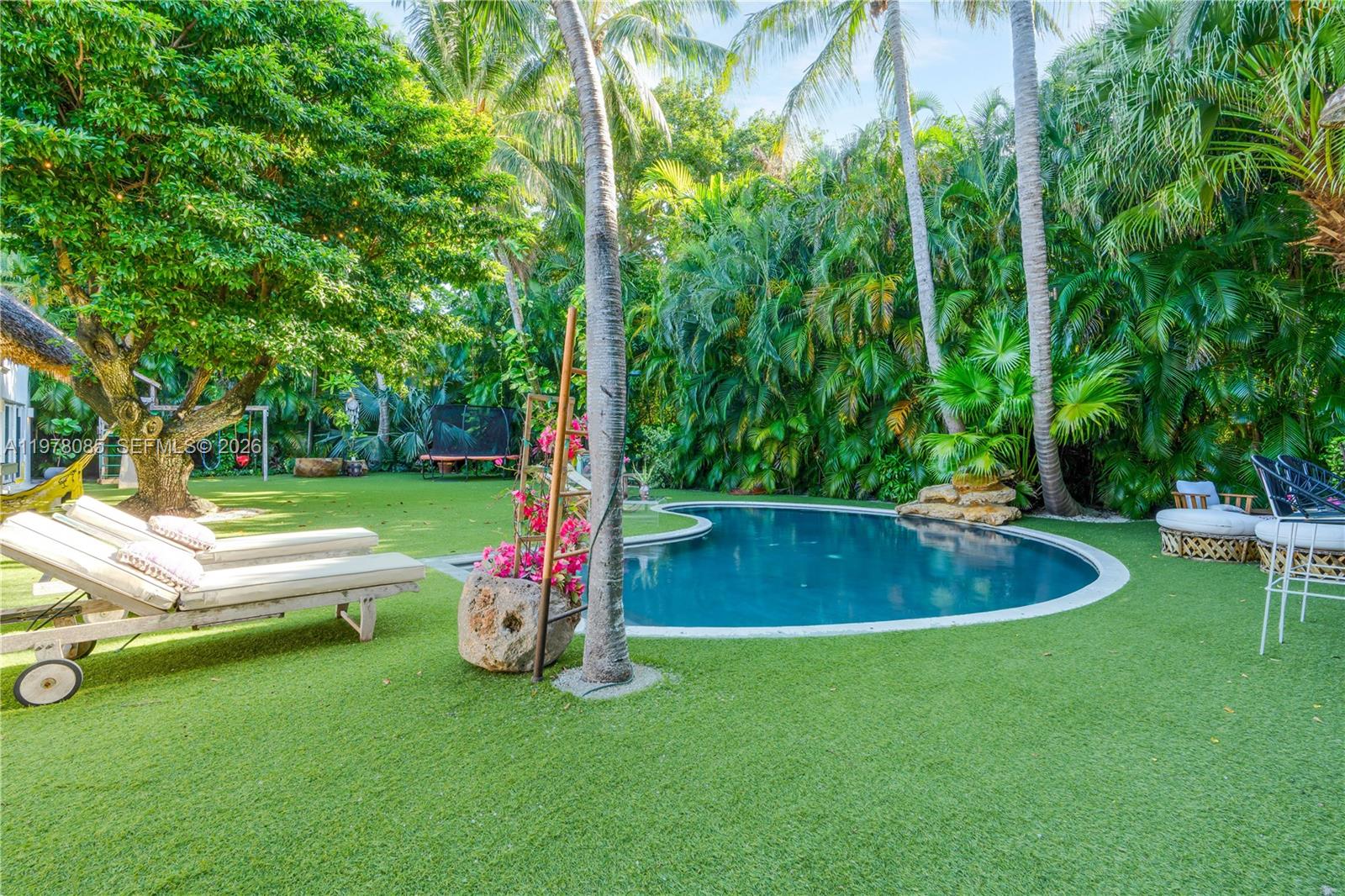 HOLIDAY COLONY - Residential