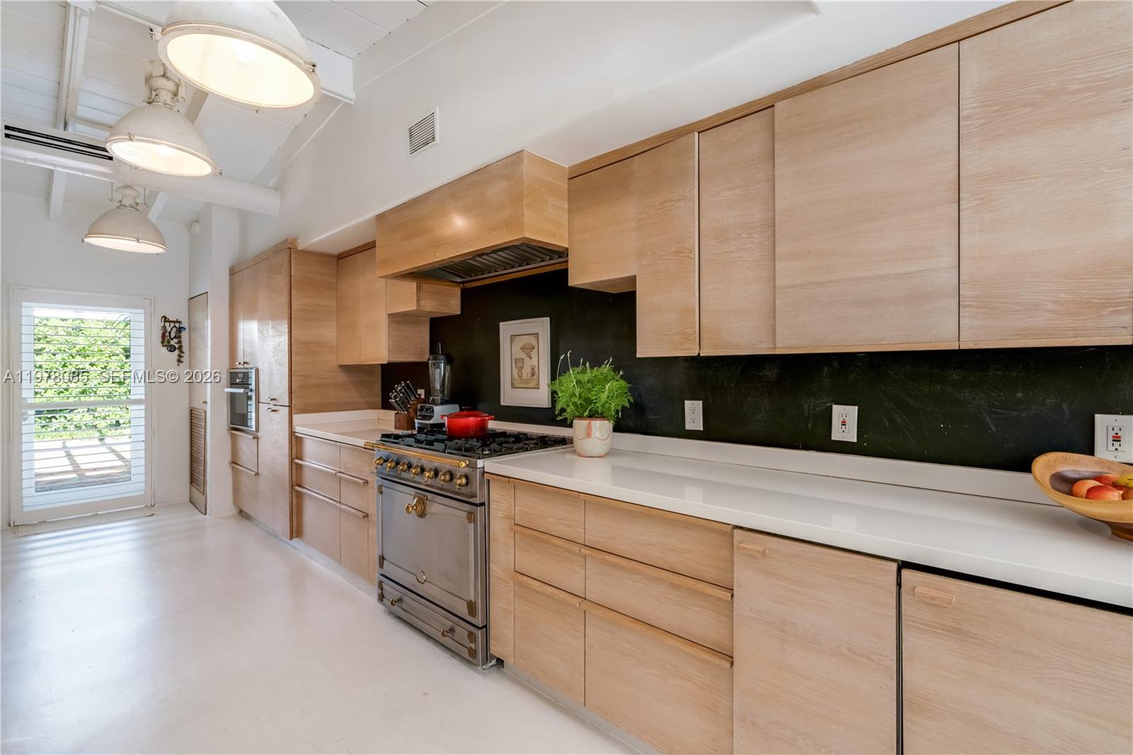 HOLIDAY COLONY - Residential