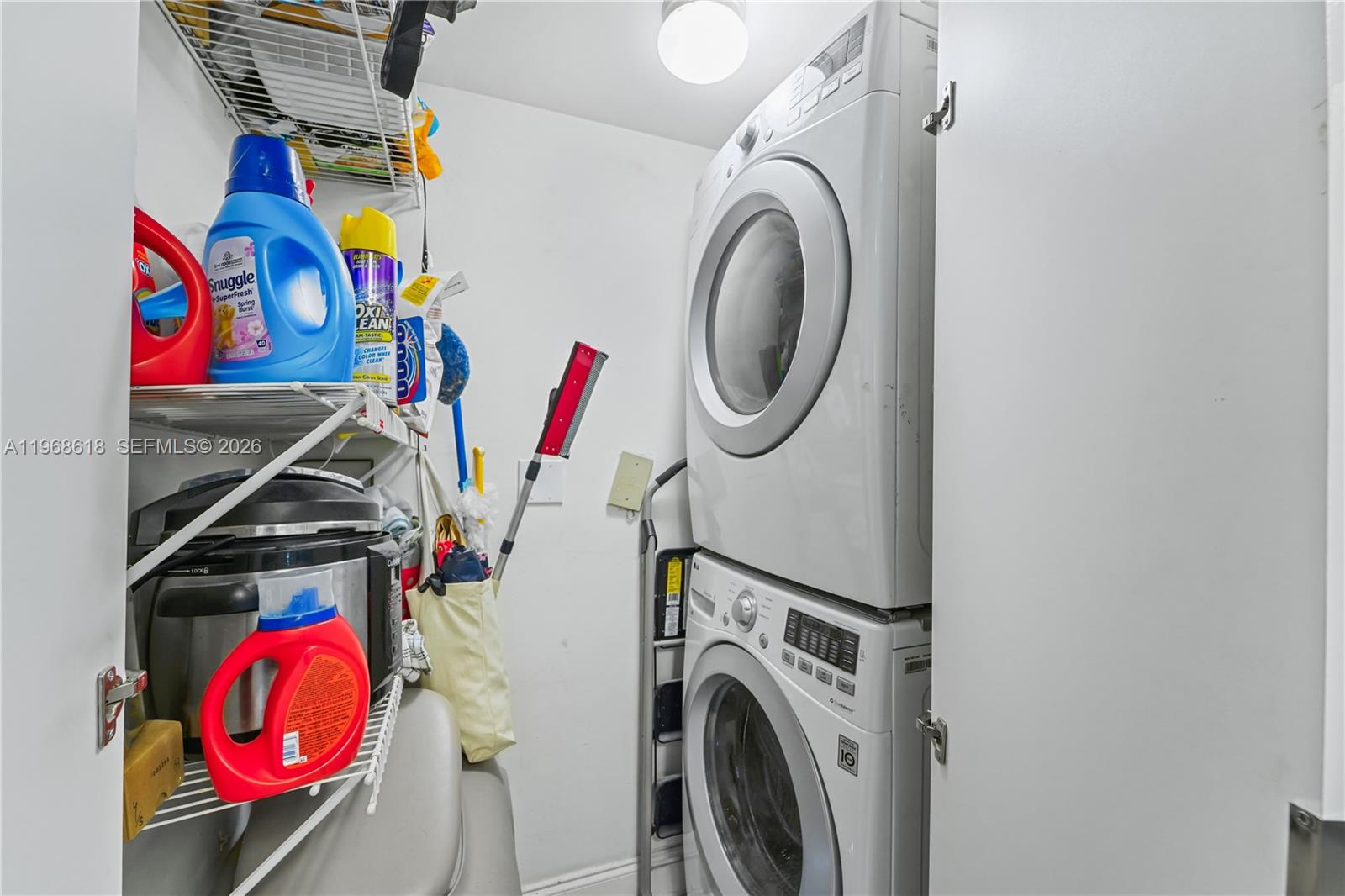 THE FLORIDIAN CONDO - Residential Lease