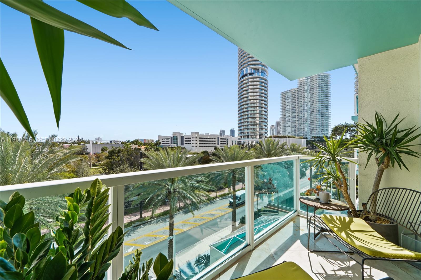 THE FLORIDIAN CONDO - Residential Lease