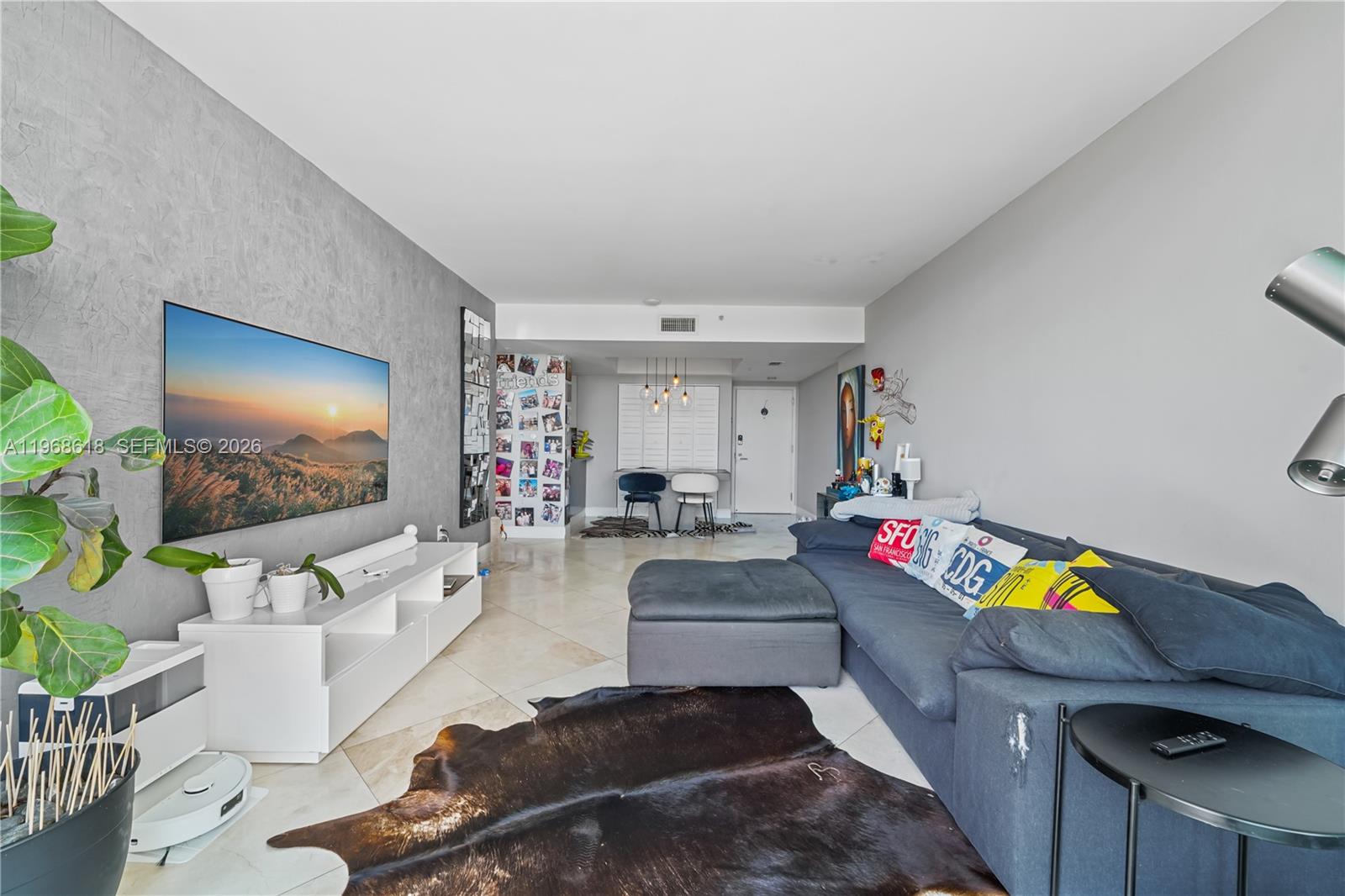 THE FLORIDIAN CONDO - Residential Lease