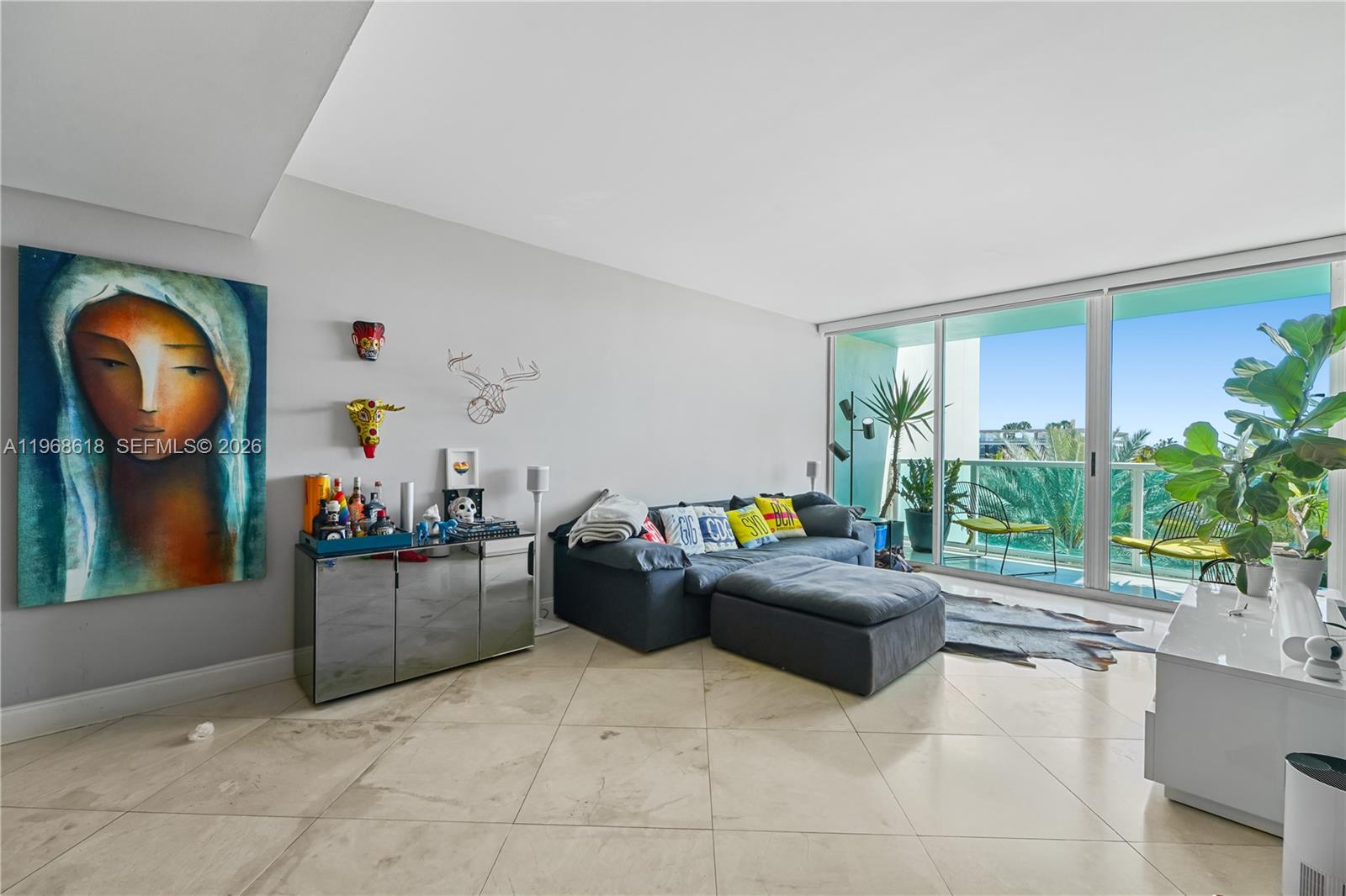 THE FLORIDIAN CONDO - Residential Lease