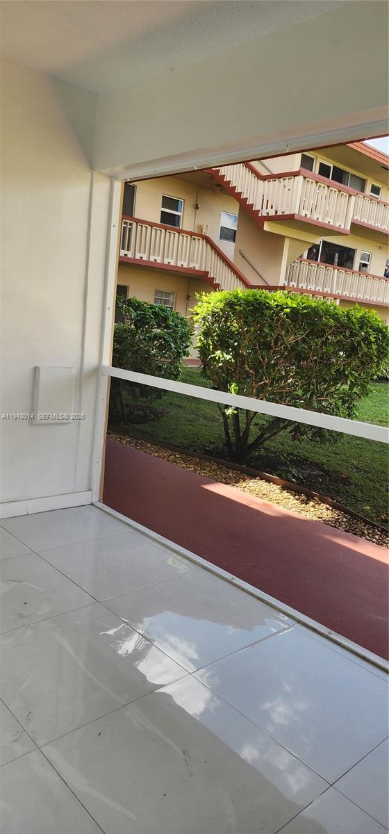 BEVERLY HILLS CONDO NUMBE - Residential Lease