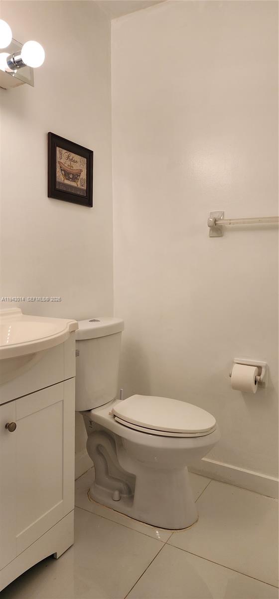 BEVERLY HILLS CONDO NUMBE - Residential Lease