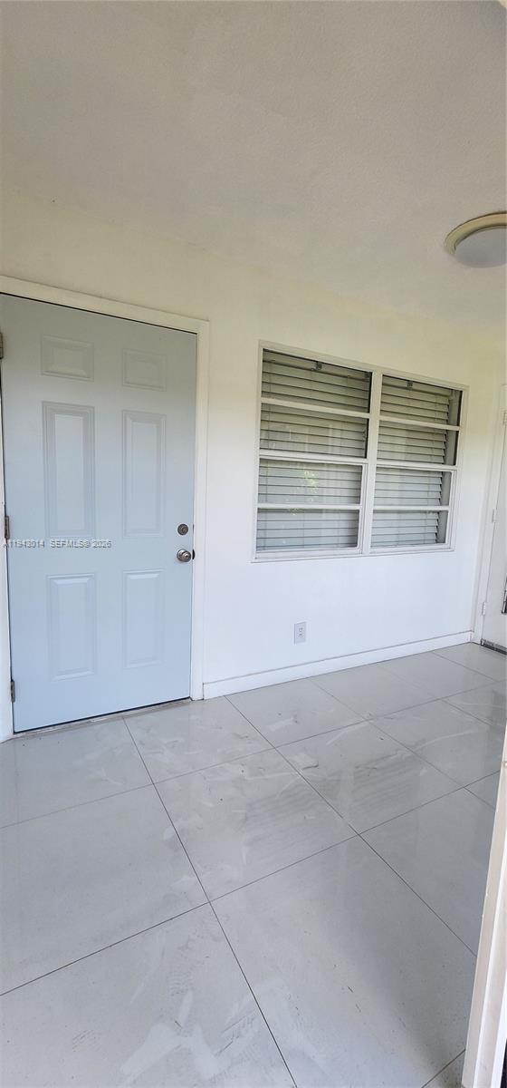 BEVERLY HILLS CONDO NUMBE - Residential Lease