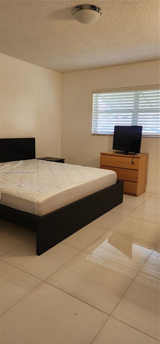 BEVERLY HILLS CONDO NUMBE - Residential Lease