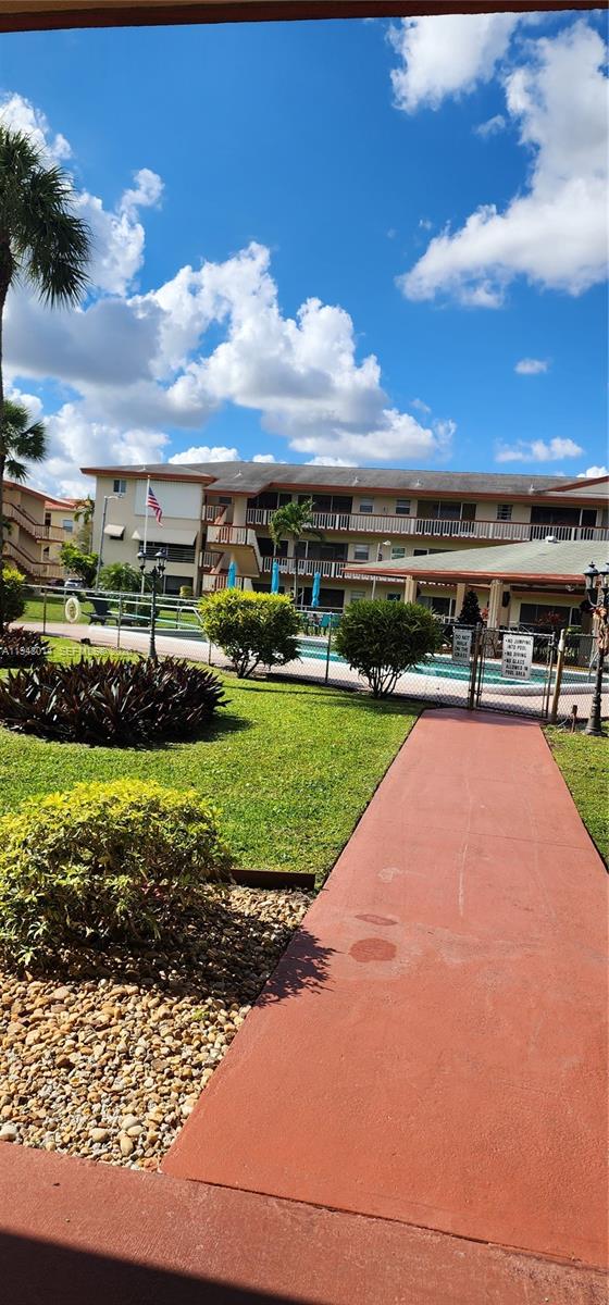 BEVERLY HILLS CONDO NUMBE - Residential Lease