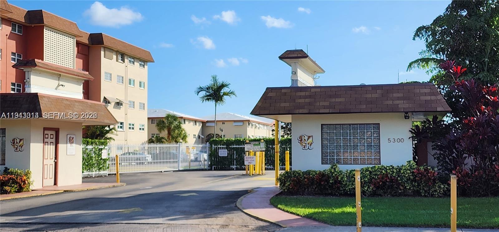 BEVERLY HILLS CONDO NUMBE - Residential Lease