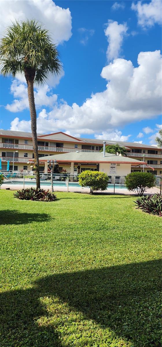 BEVERLY HILLS CONDO NUMBE - Residential Lease