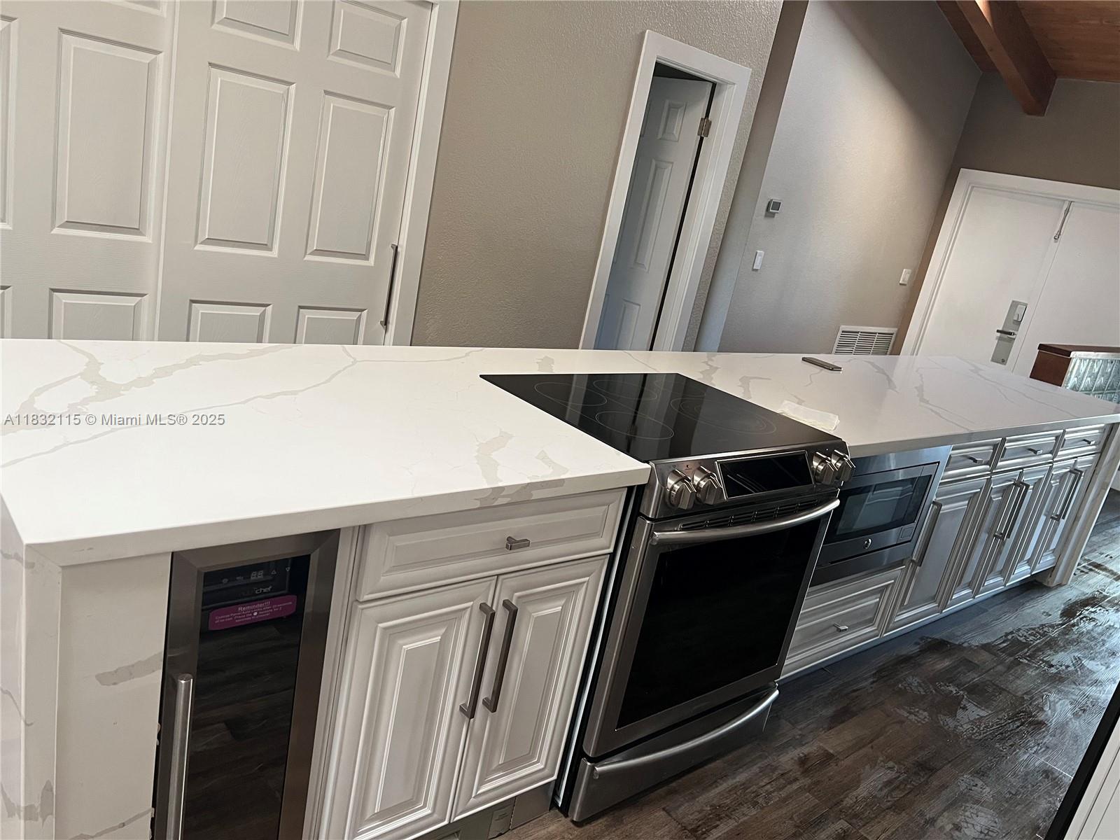 2645 S Parkview Dr 2645