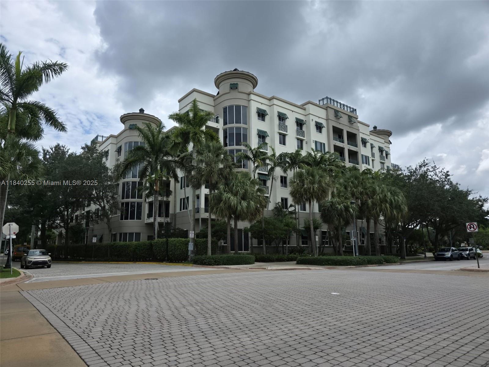 VERANDA CONDO - Residential Lease