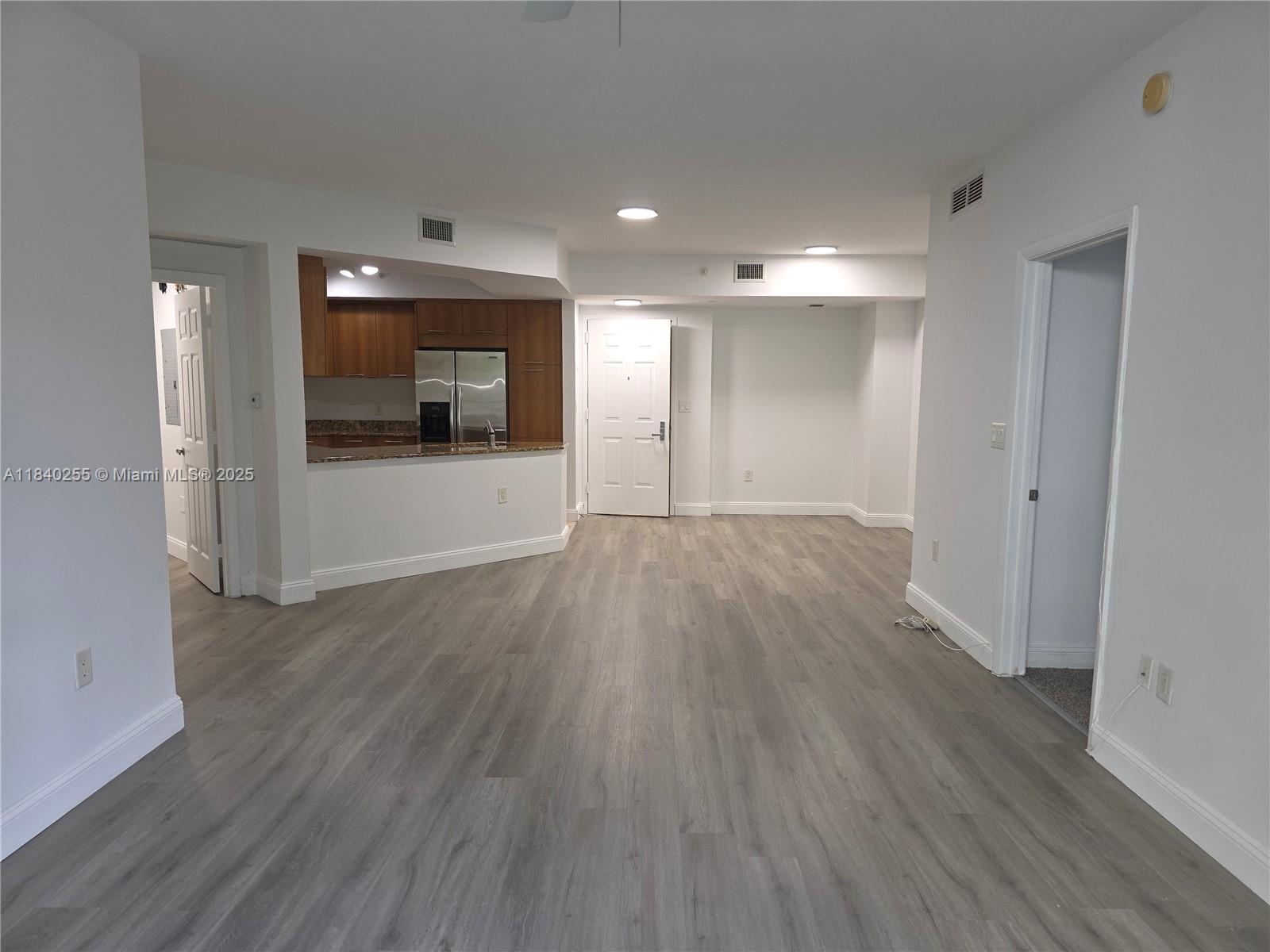 VERANDA CONDO - Residential Lease