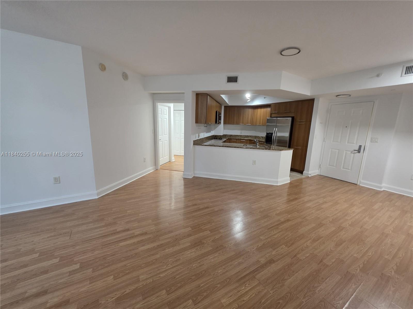 VERANDA CONDO - Residential Lease