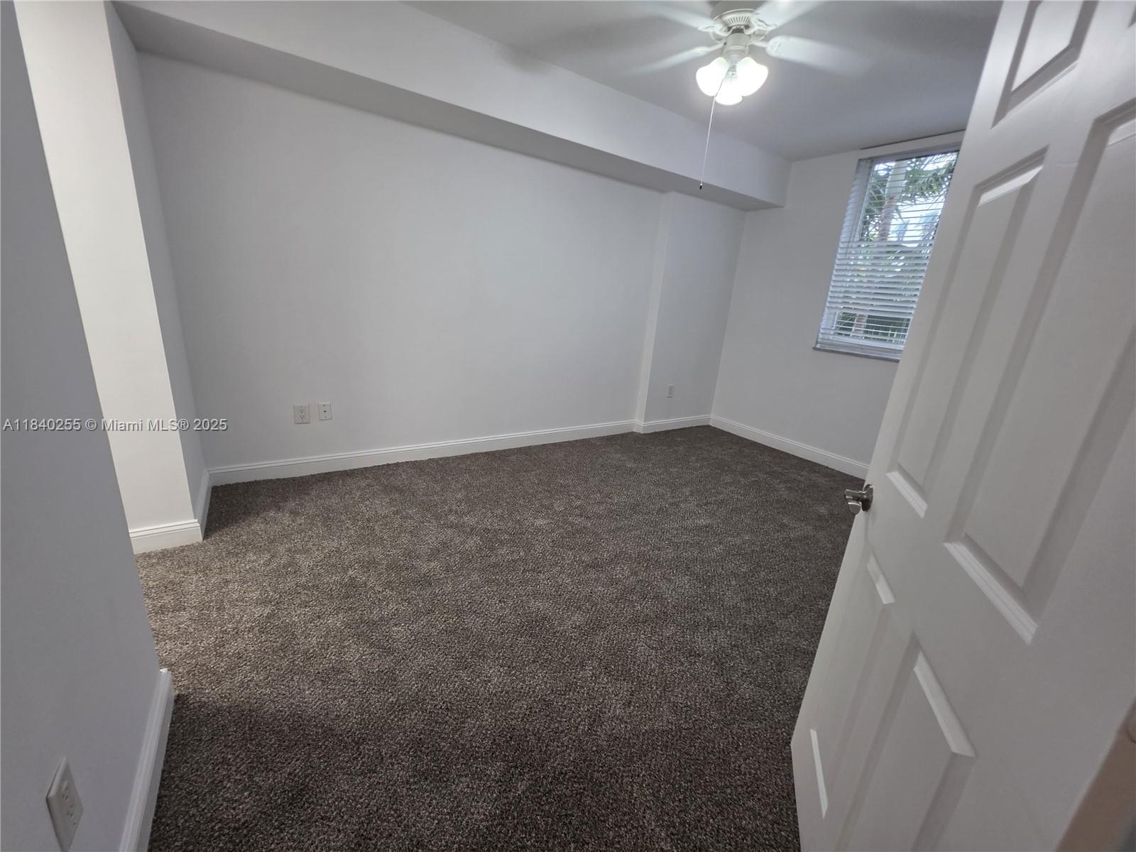 VERANDA CONDO - Residential Lease