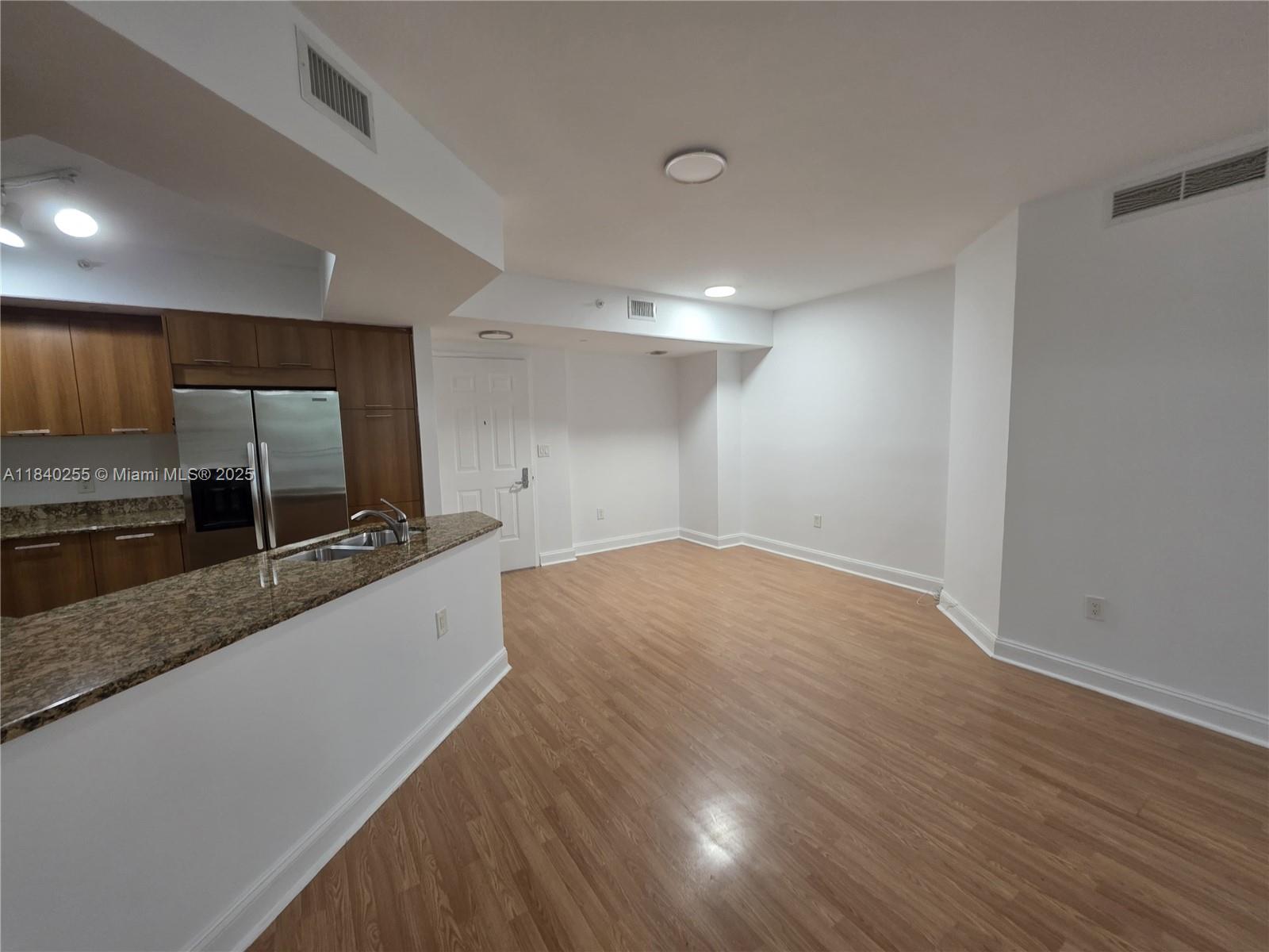 VERANDA CONDO - Residential Lease