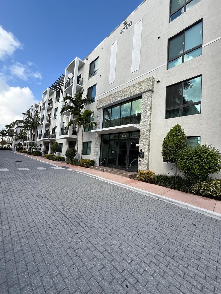 Rental Property at Address Not Disclosed, Doral, Miami-Dade County, Florida - Bedrooms: 2 
Bathrooms: 3  - $3,100 MO.