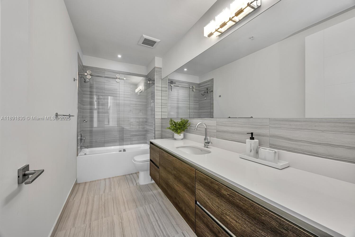 MERRICK MANOR CONDO - Residential