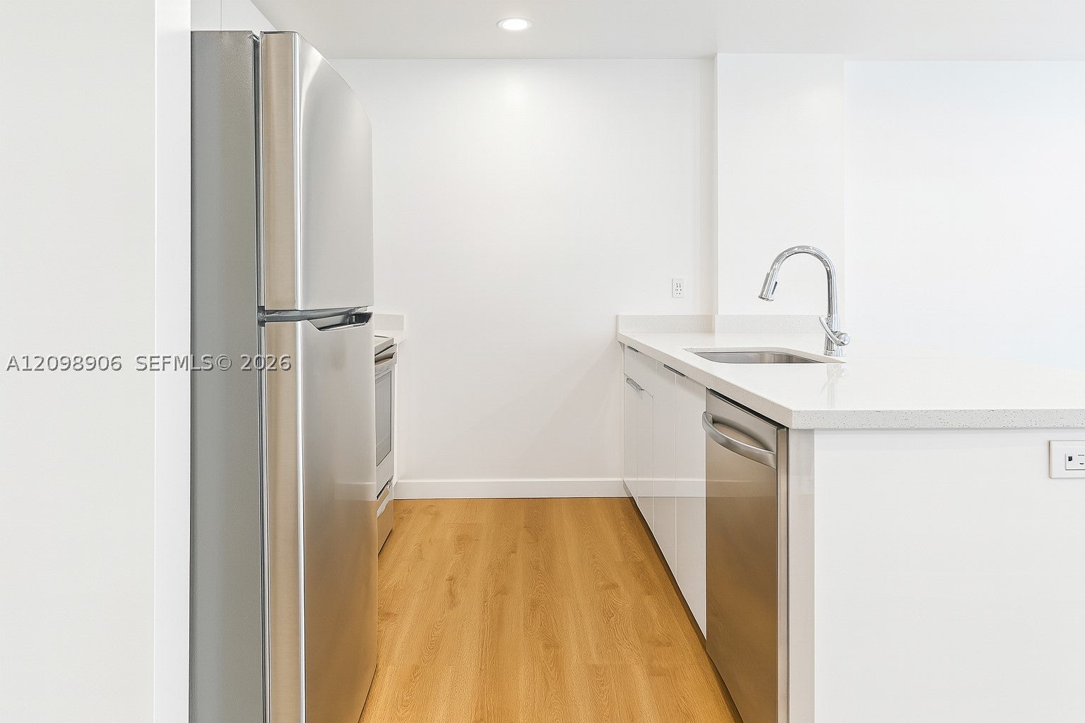 1950 Fletcher St 401