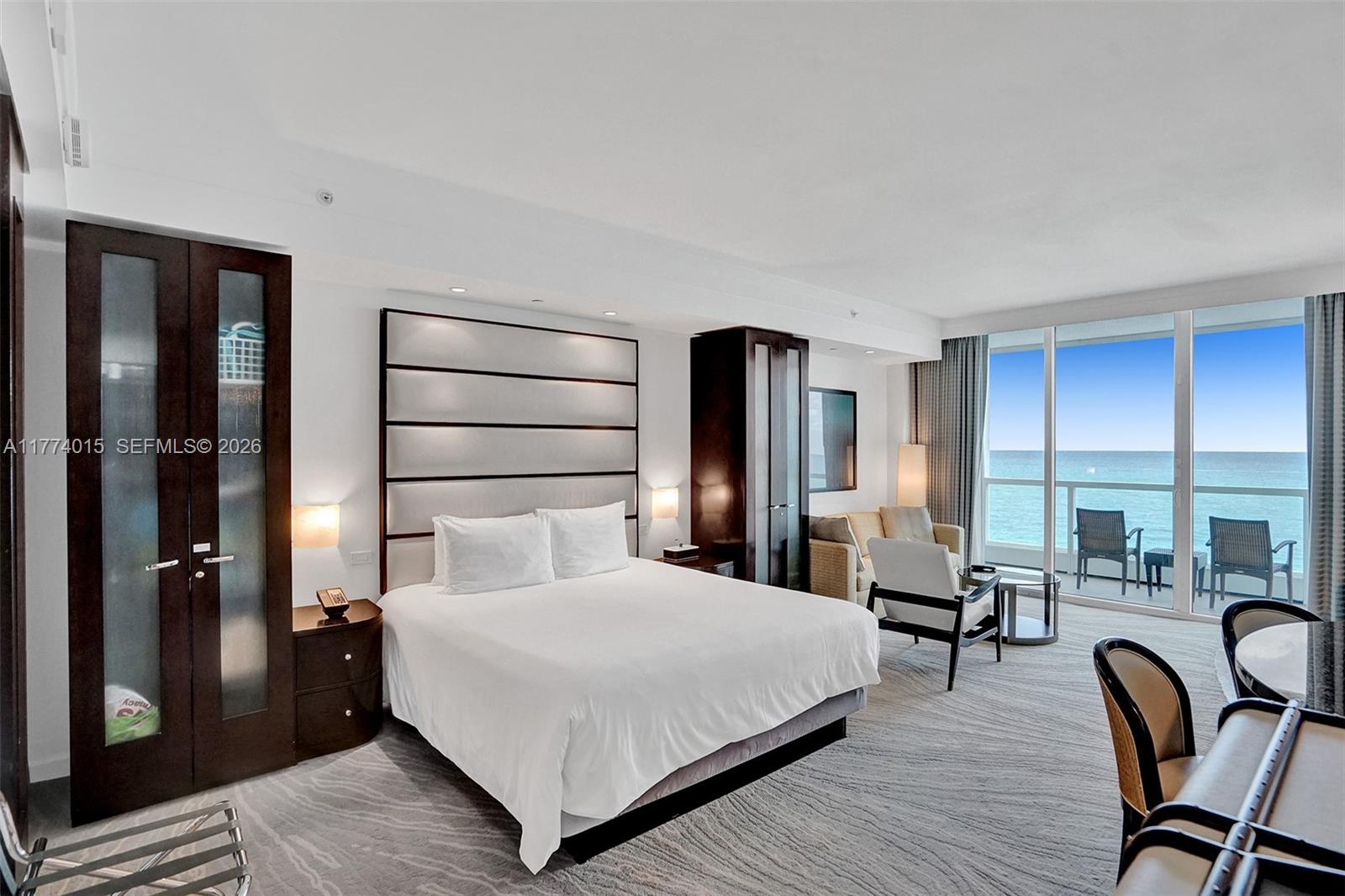 FONTAINEBLEAU III - Residential