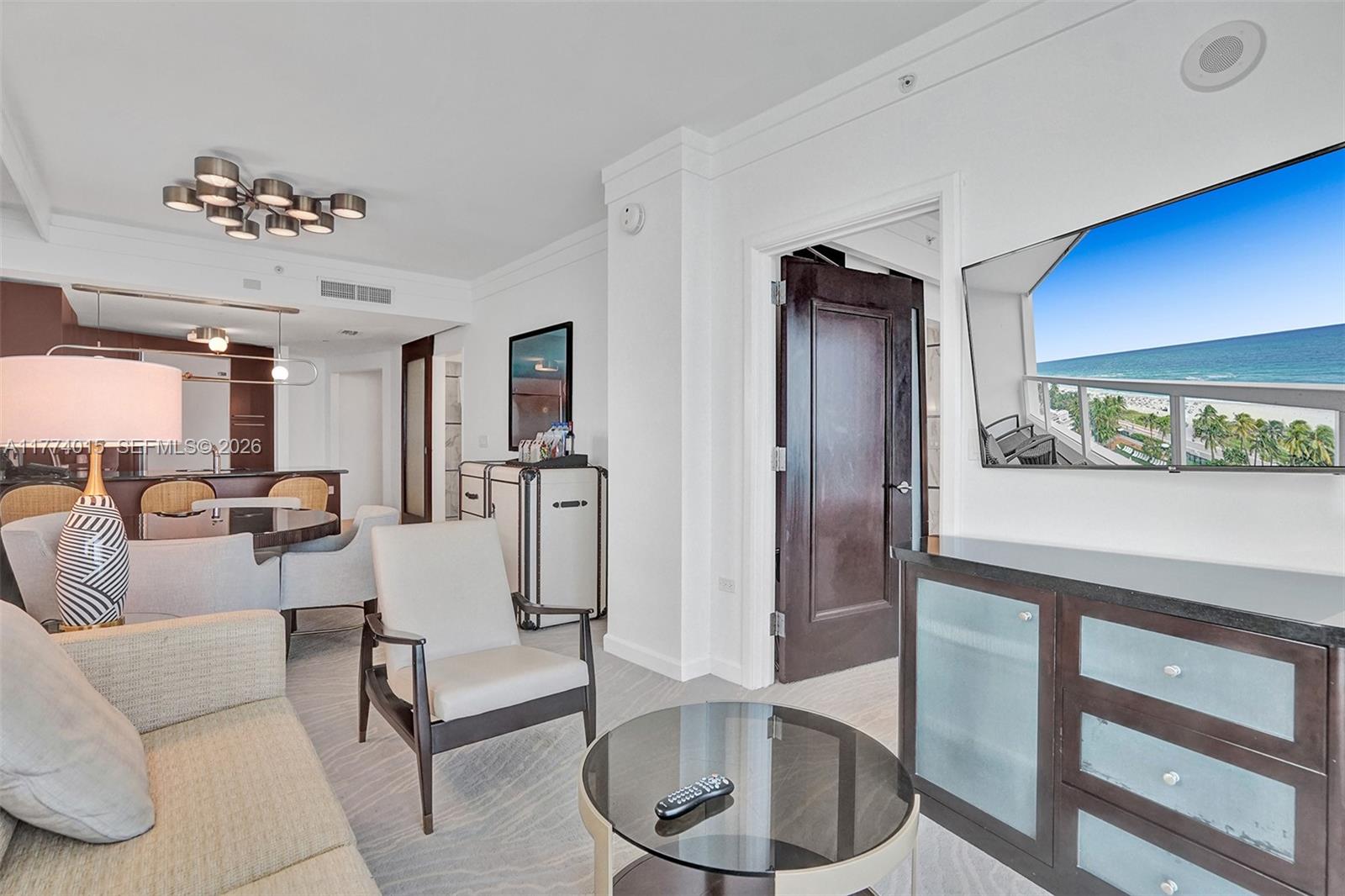 FONTAINEBLEAU III - Residential