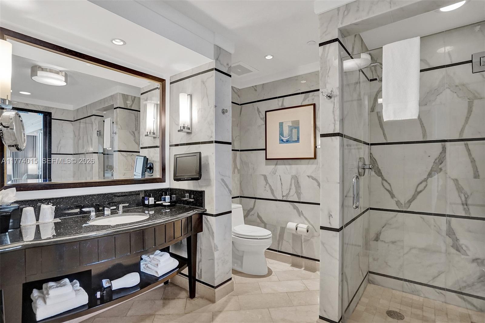 FONTAINEBLEAU III - Residential