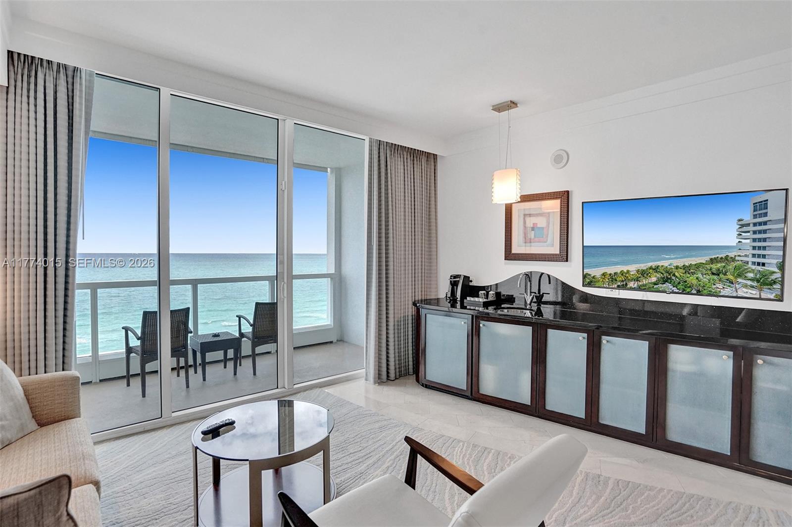 FONTAINEBLEAU III - Residential