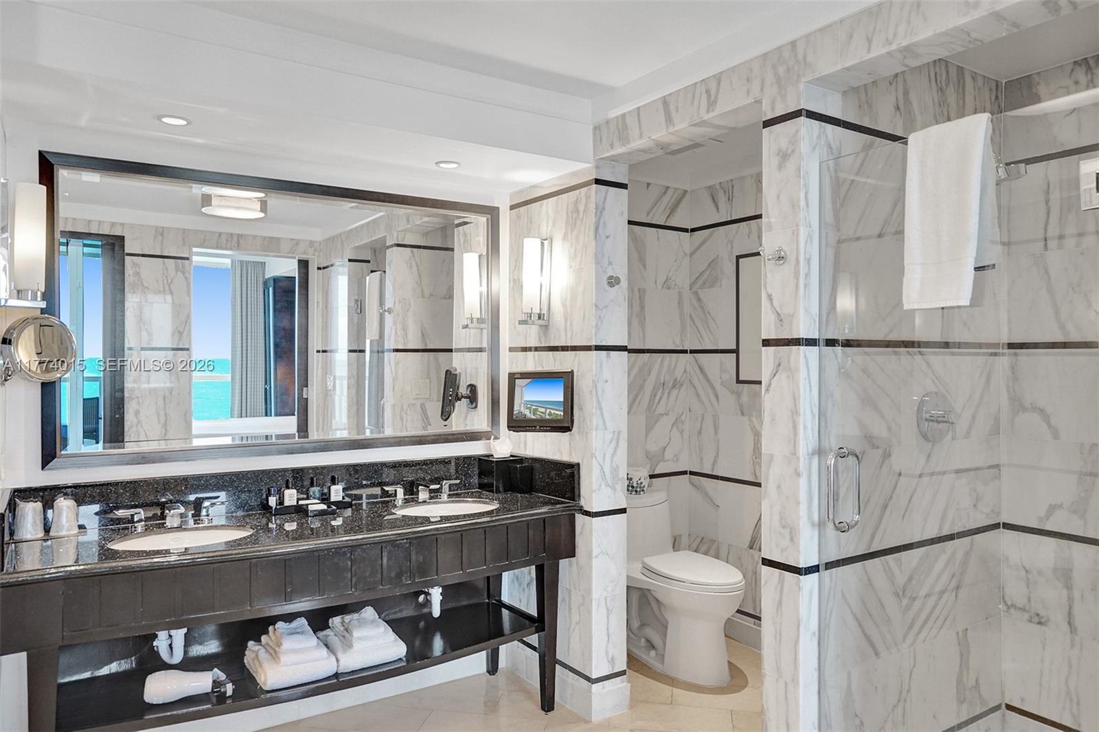 FONTAINEBLEAU III - Residential