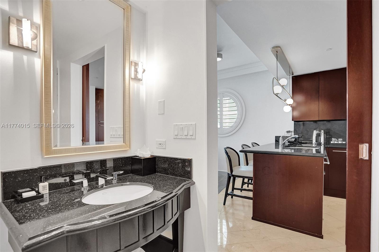 FONTAINEBLEAU III - Residential