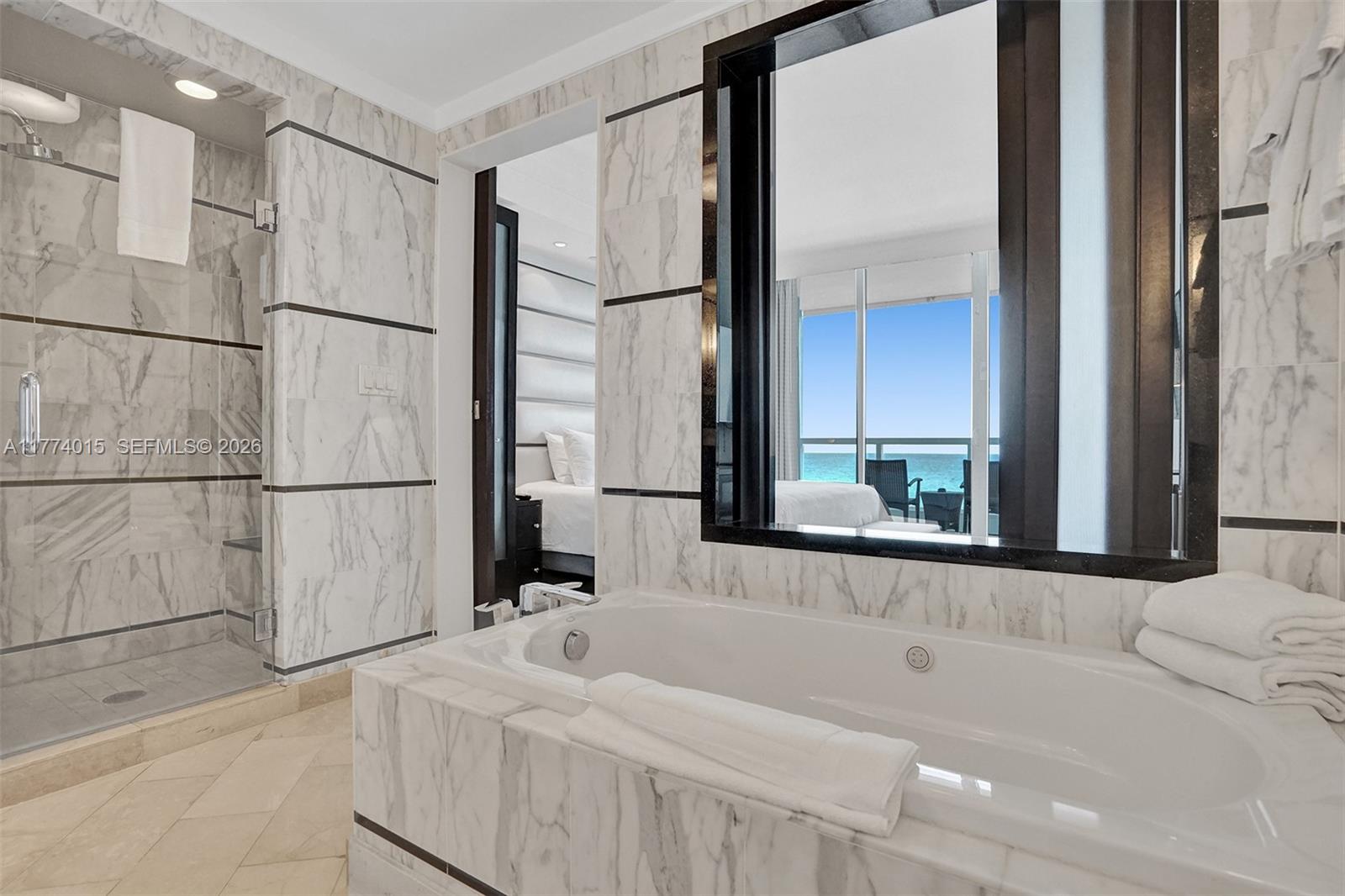 FONTAINEBLEAU III - Residential