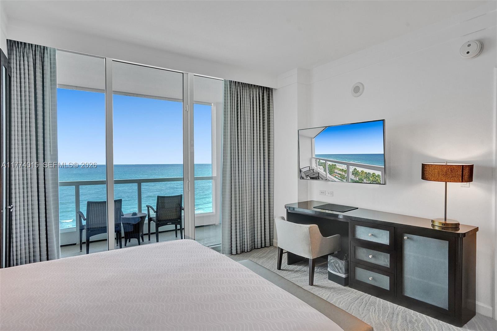 FONTAINEBLEAU III - Residential