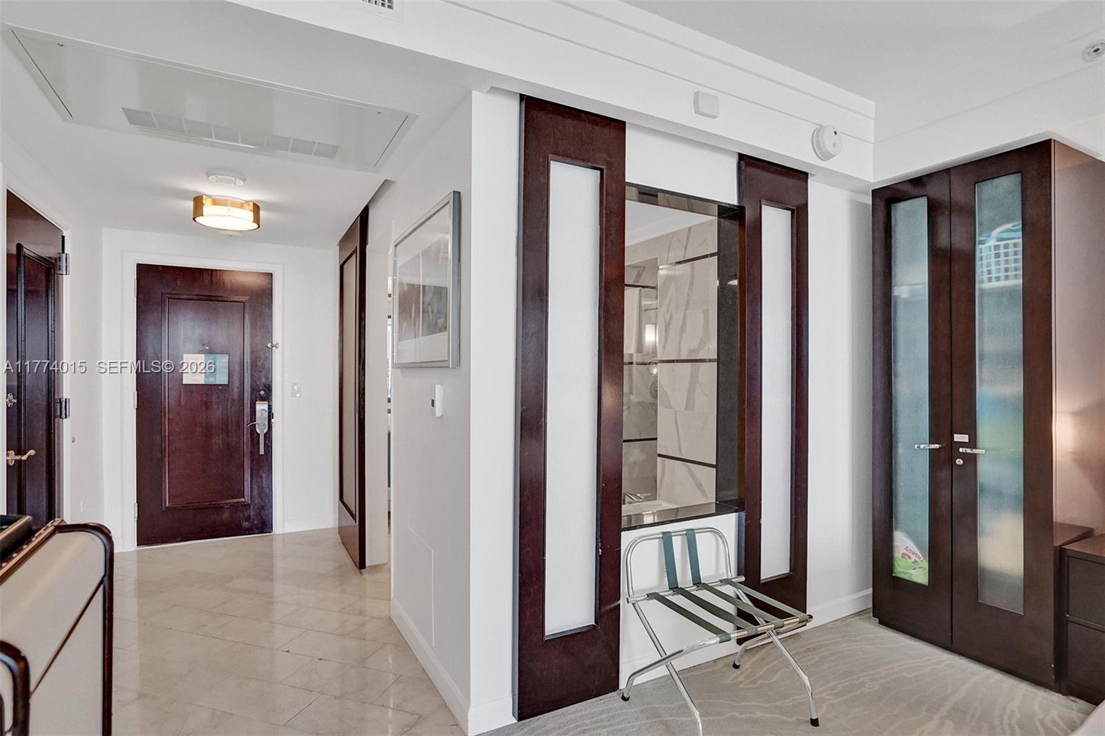 FONTAINEBLEAU III - Residential