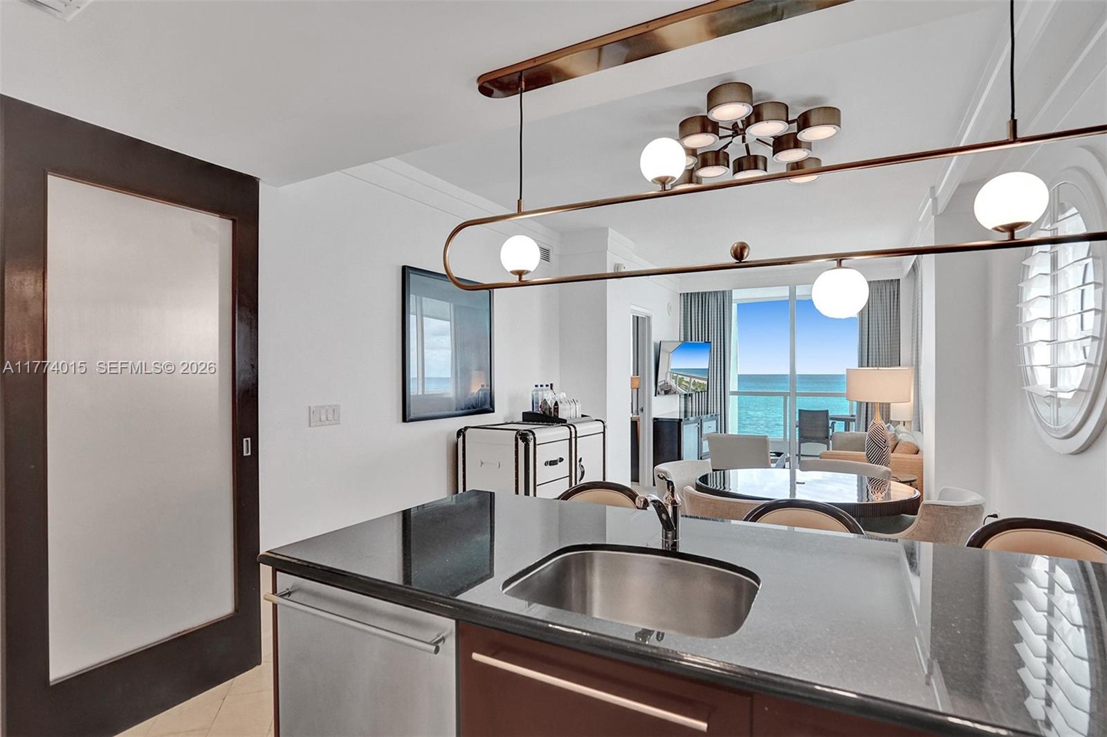 FONTAINEBLEAU III - Residential