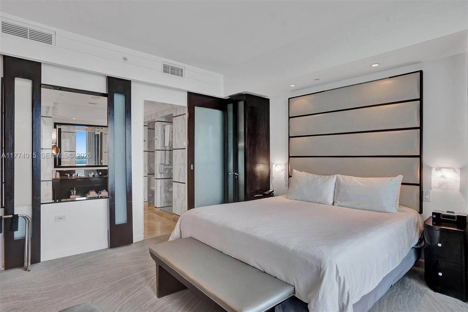 FONTAINEBLEAU III - Residential