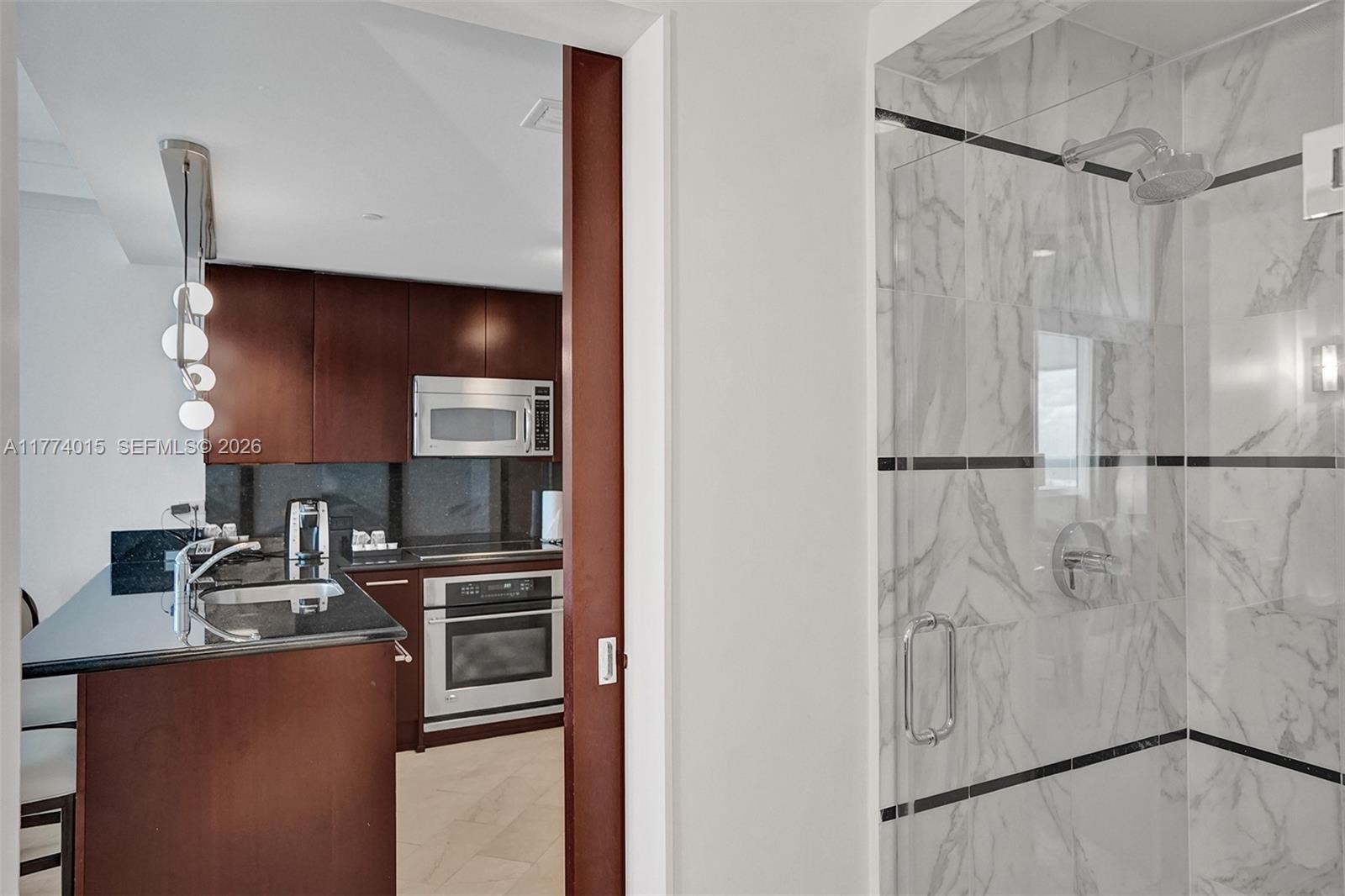 FONTAINEBLEAU III - Residential