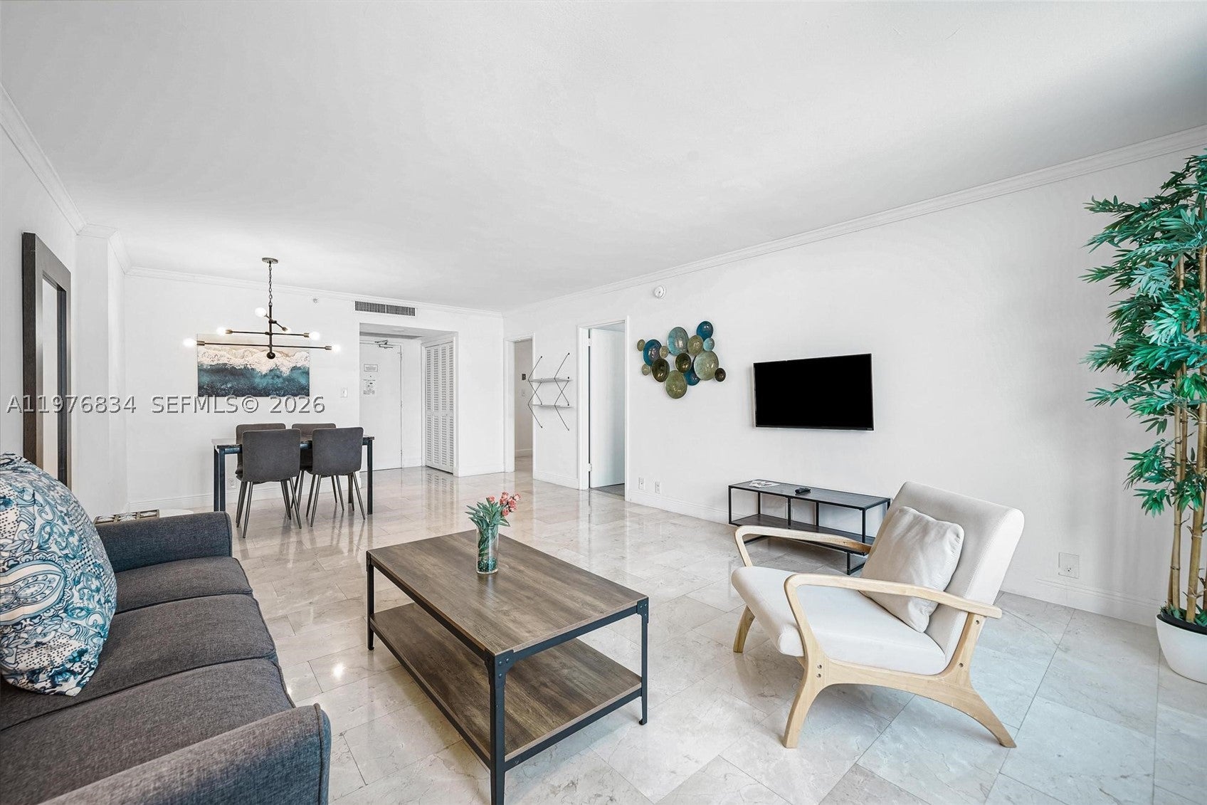 5101 Collins Ave 11L