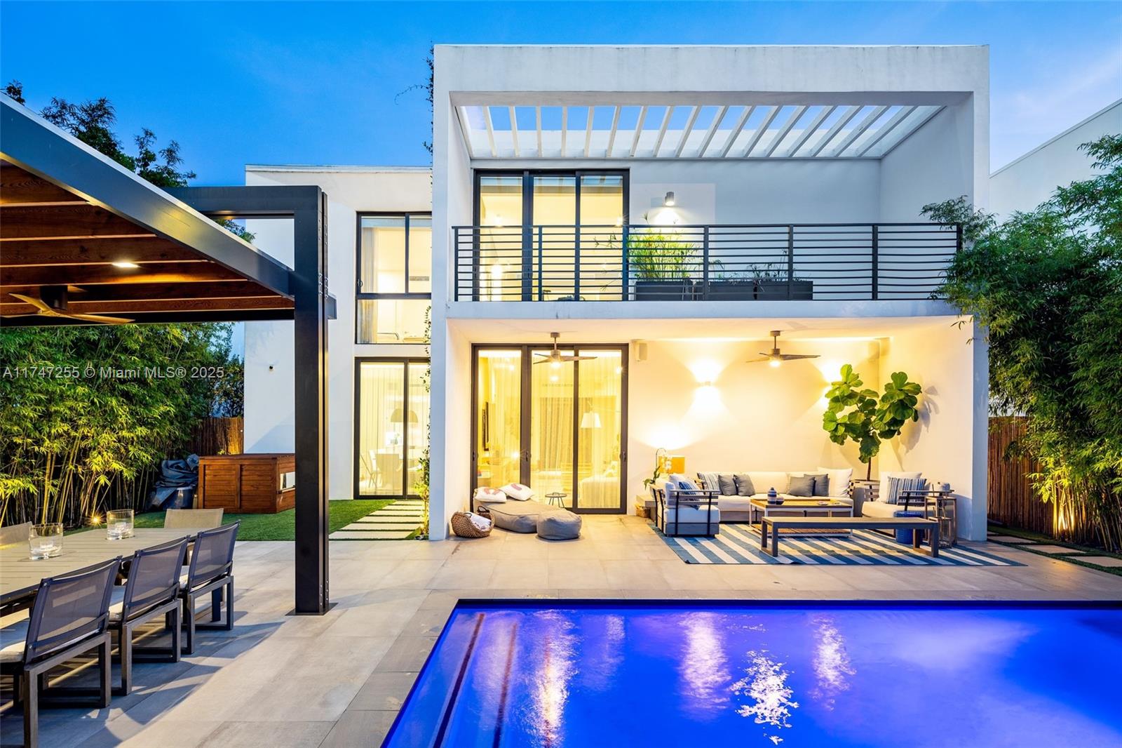 8600 EAST DIXIE - Residential Lease