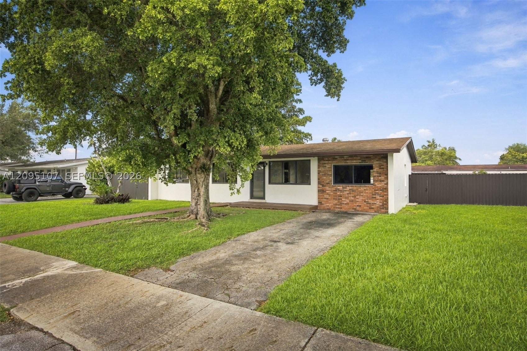 4920 SW 94th Ct