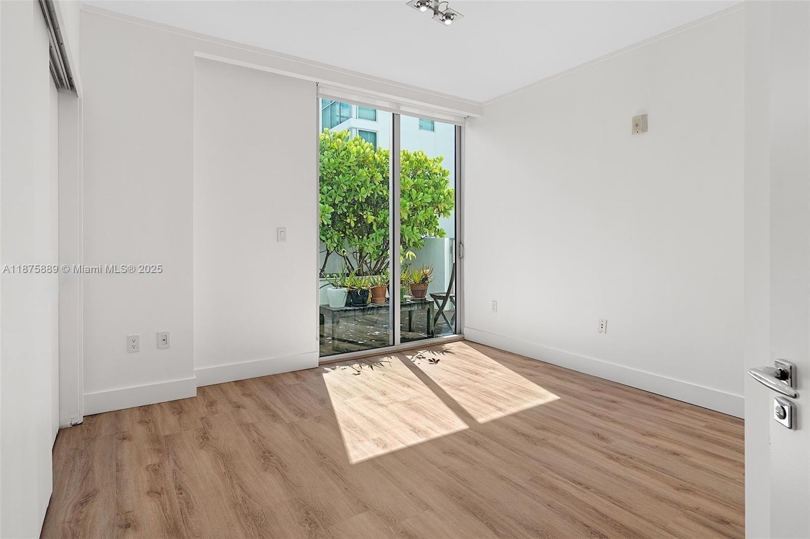 IOS ON THE BAY CONDO - Residential