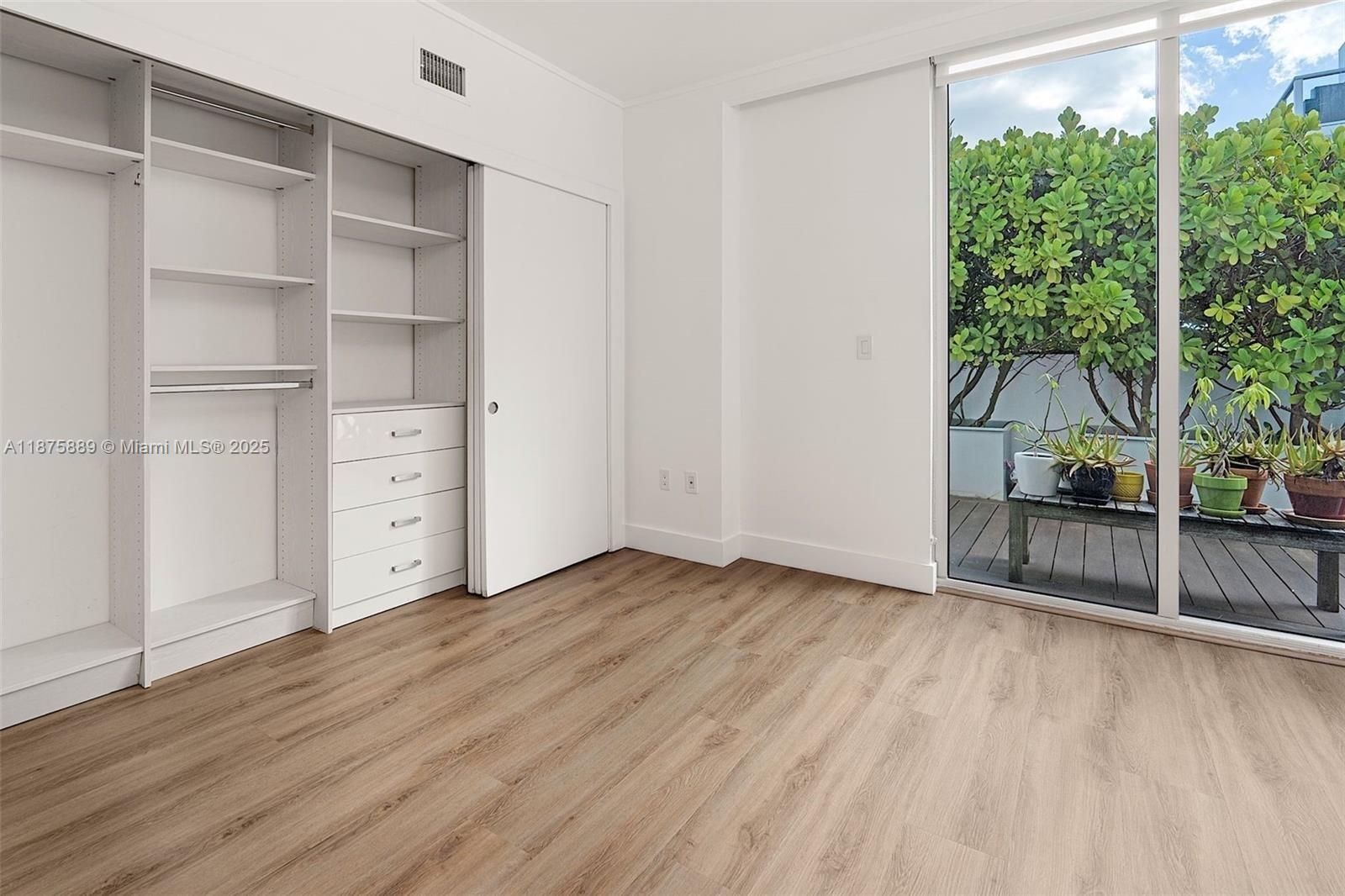 IOS ON THE BAY CONDO - Residential