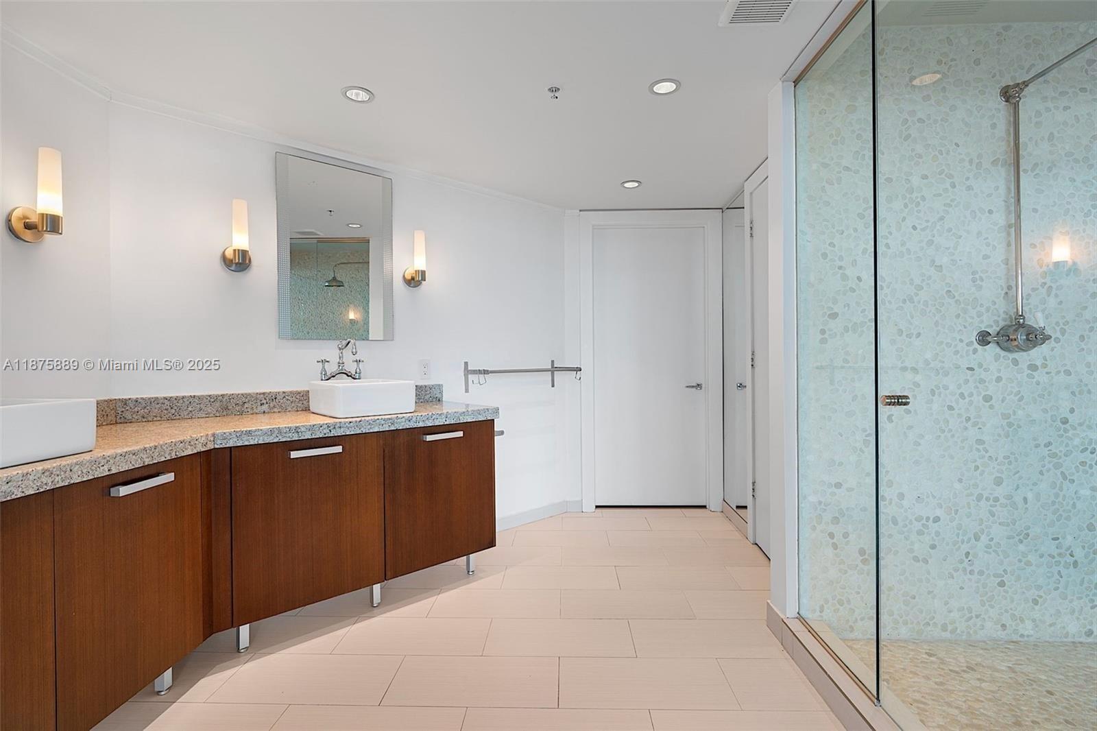 IOS ON THE BAY CONDO - Residential