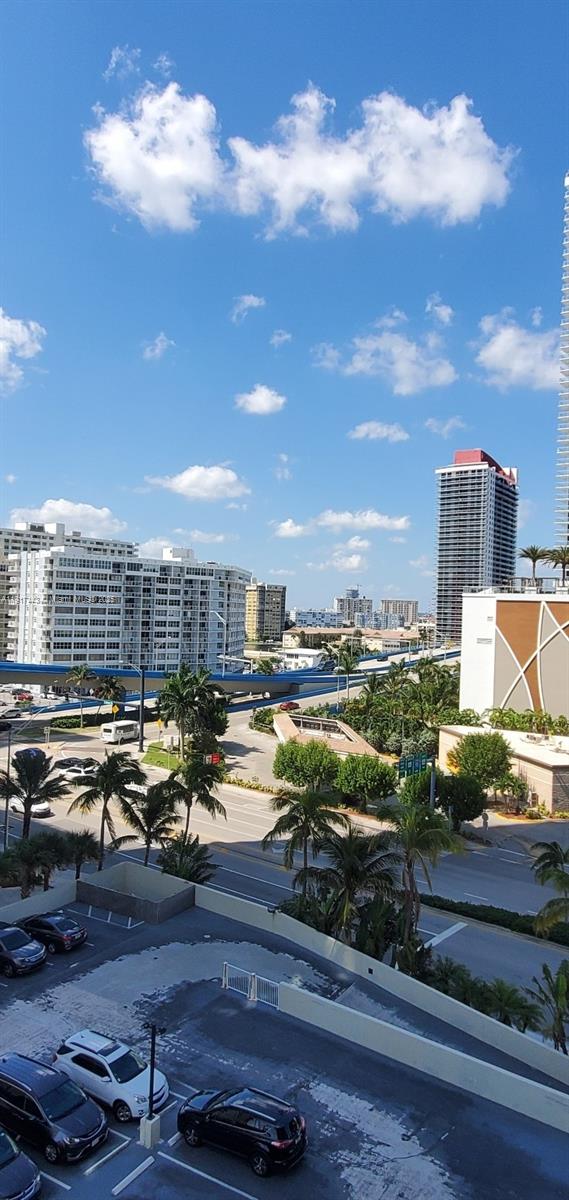 SIAN OCEAN RESIDENCES COND - Residential Lease