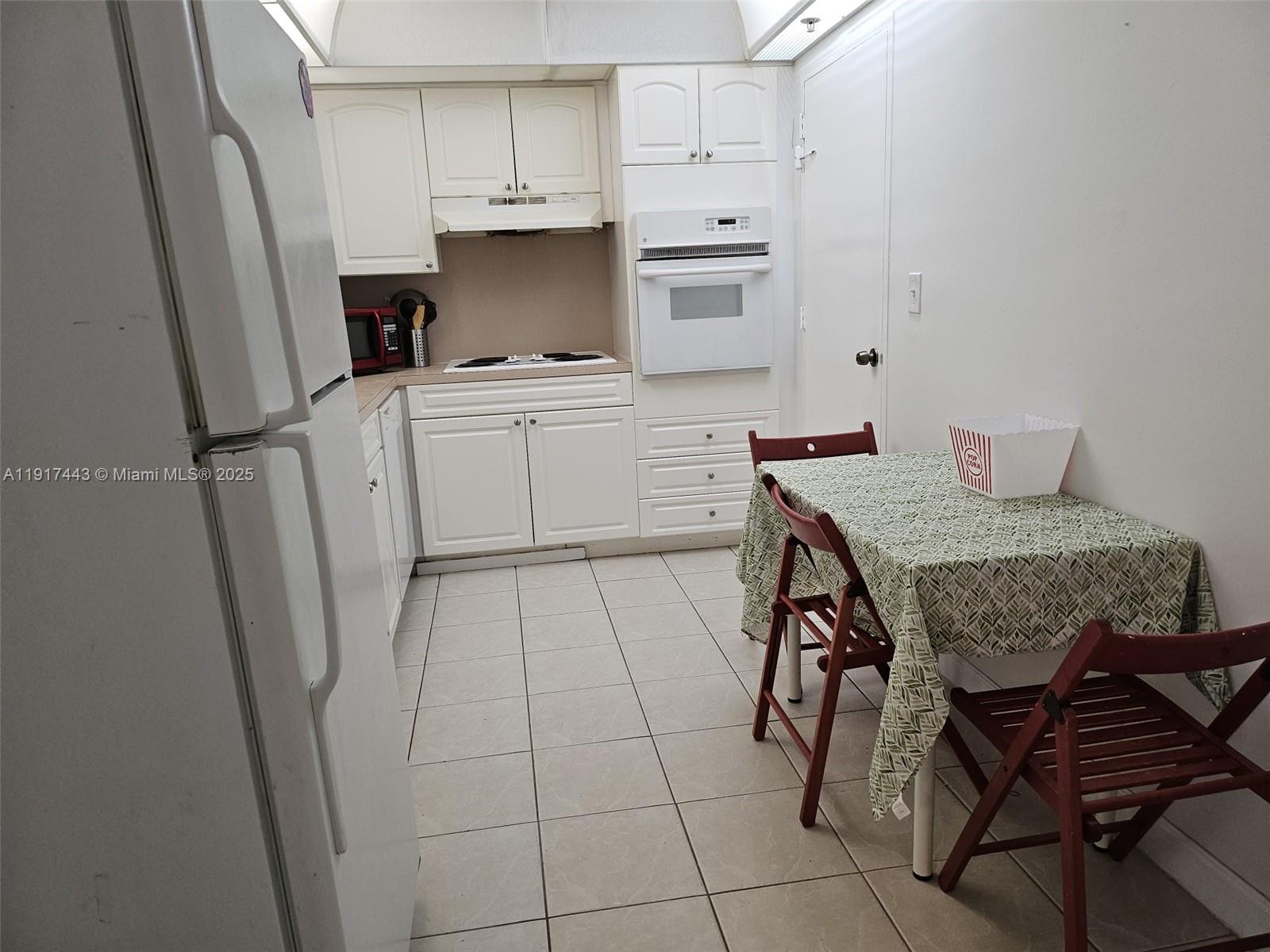 SIAN OCEAN RESIDENCES COND - Residential Lease