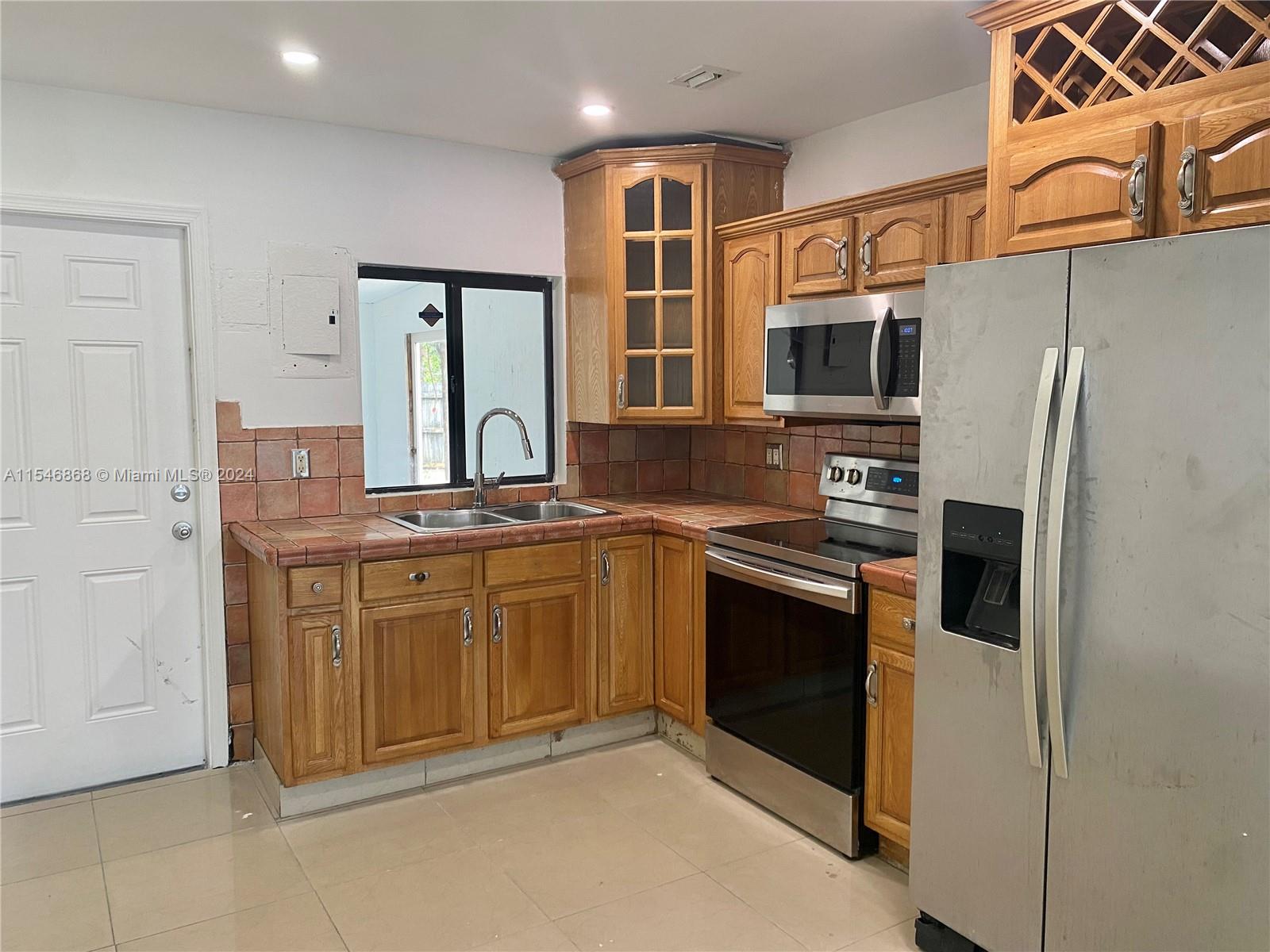 GREEN OAKS - Residential Lease