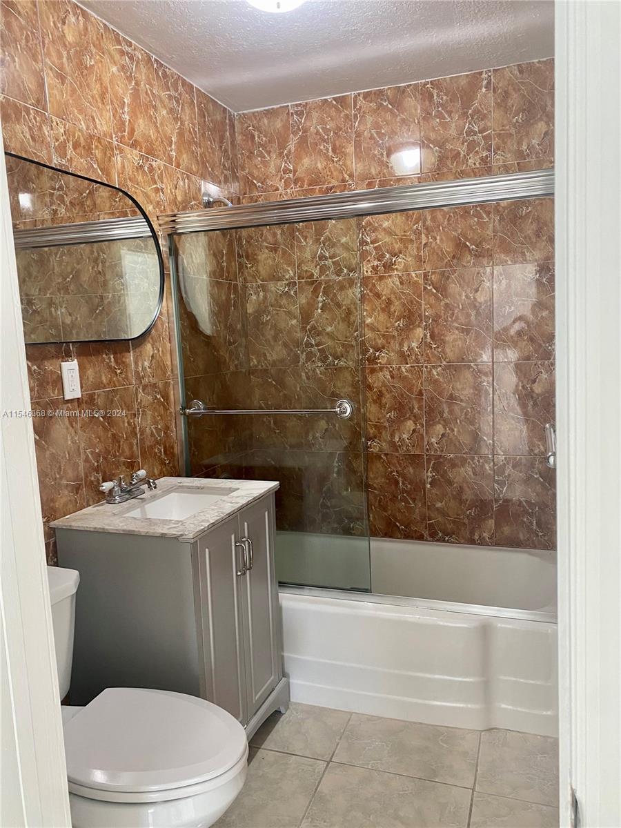 GREEN OAKS - Residential Lease
