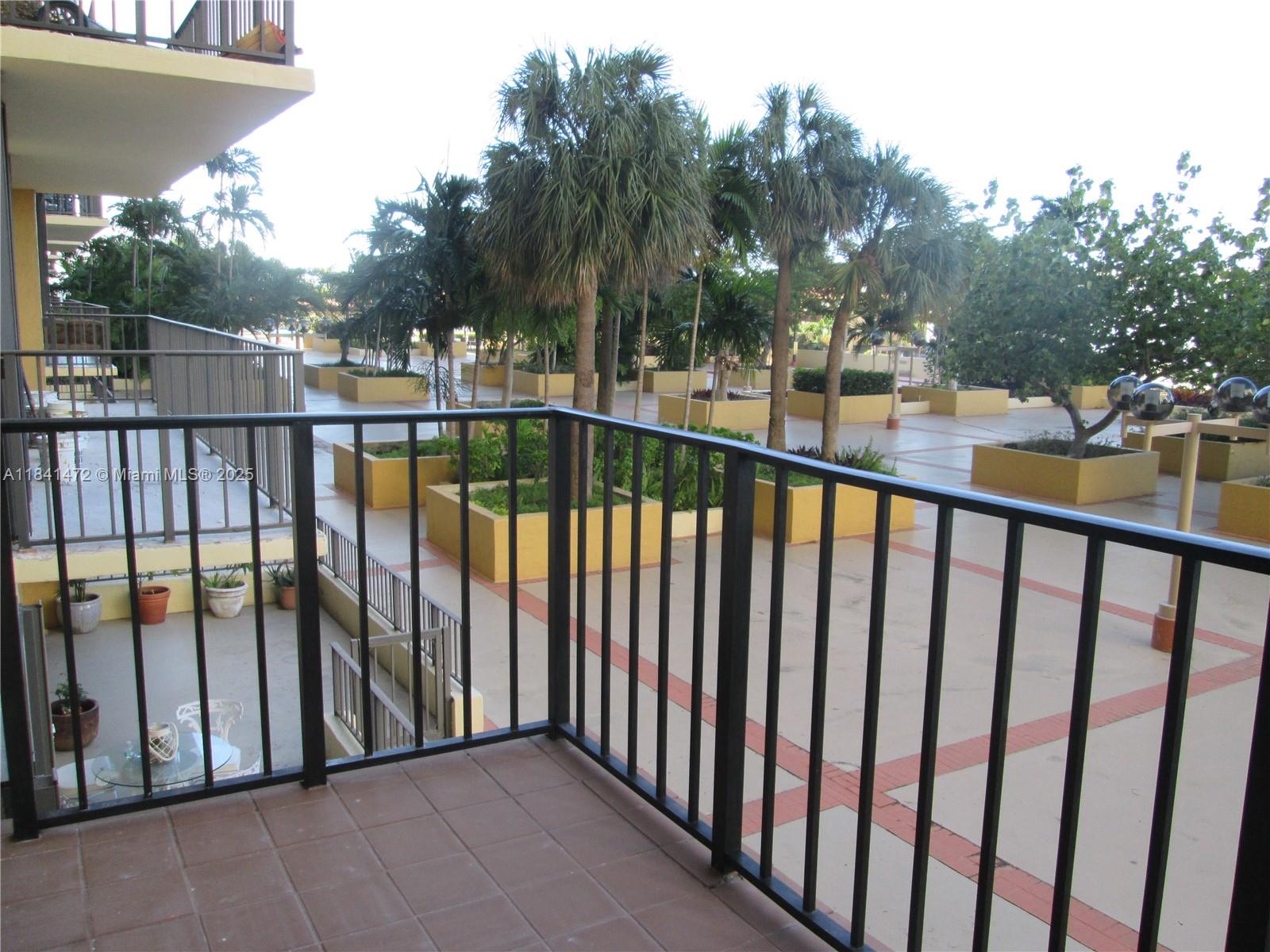 290 174th St 408