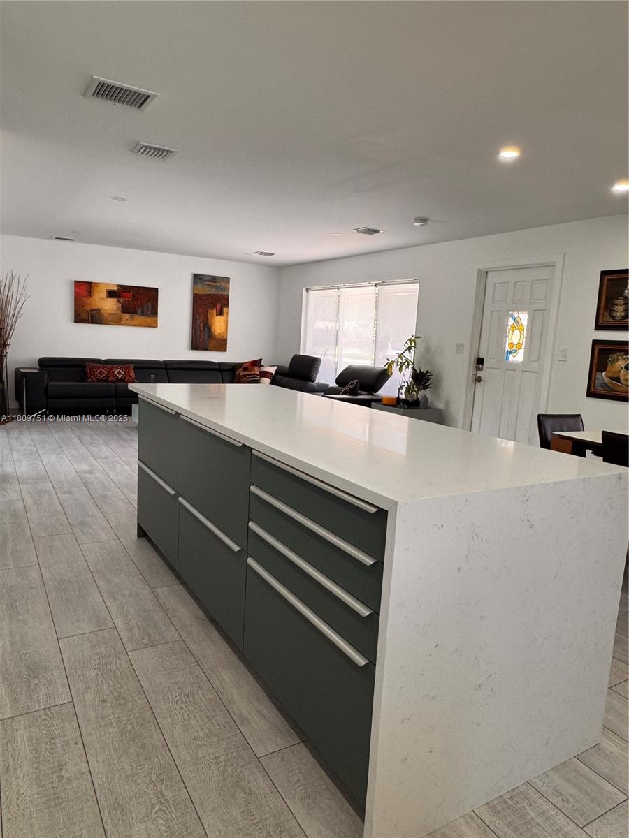 BOULEVARD PARK ISLES SEC - Residential
