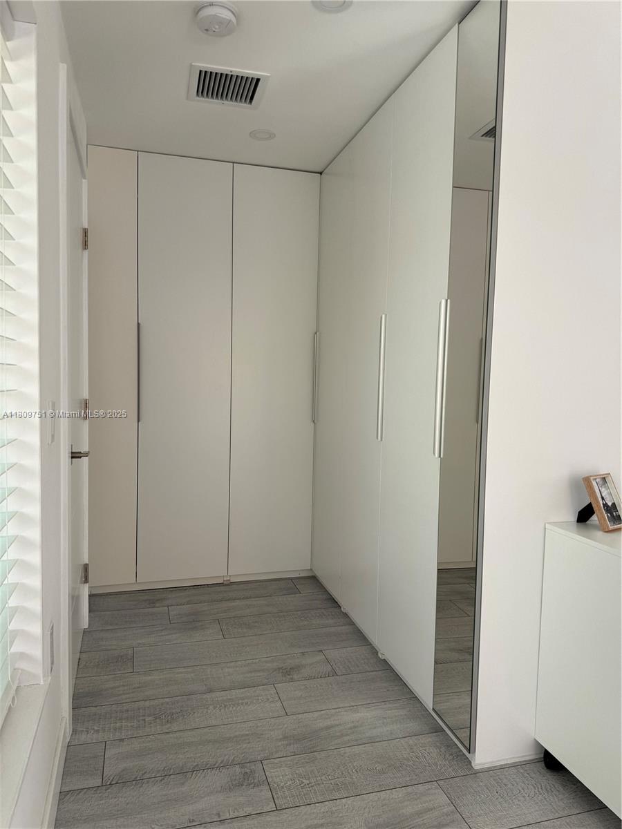 BOULEVARD PARK ISLES SEC - Residential