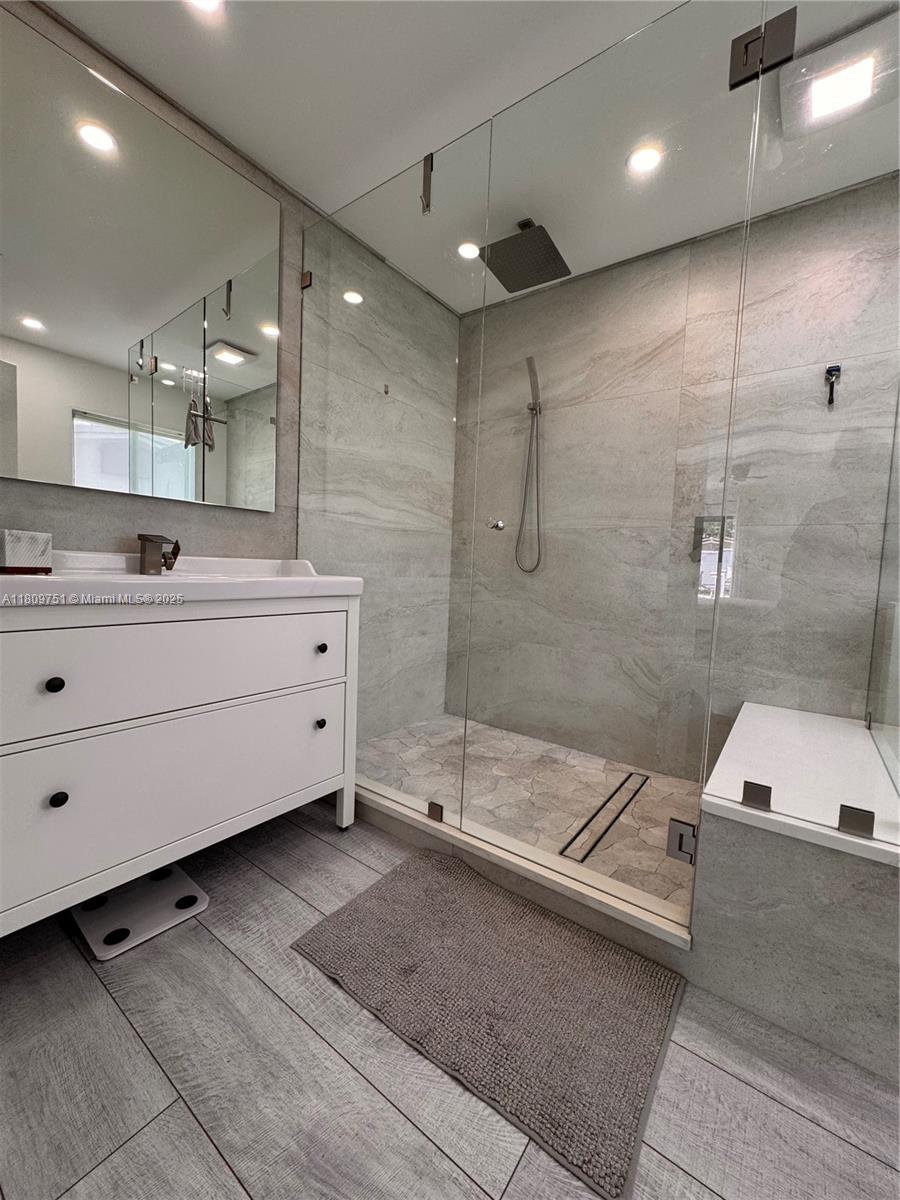 BOULEVARD PARK ISLES SEC - Residential
